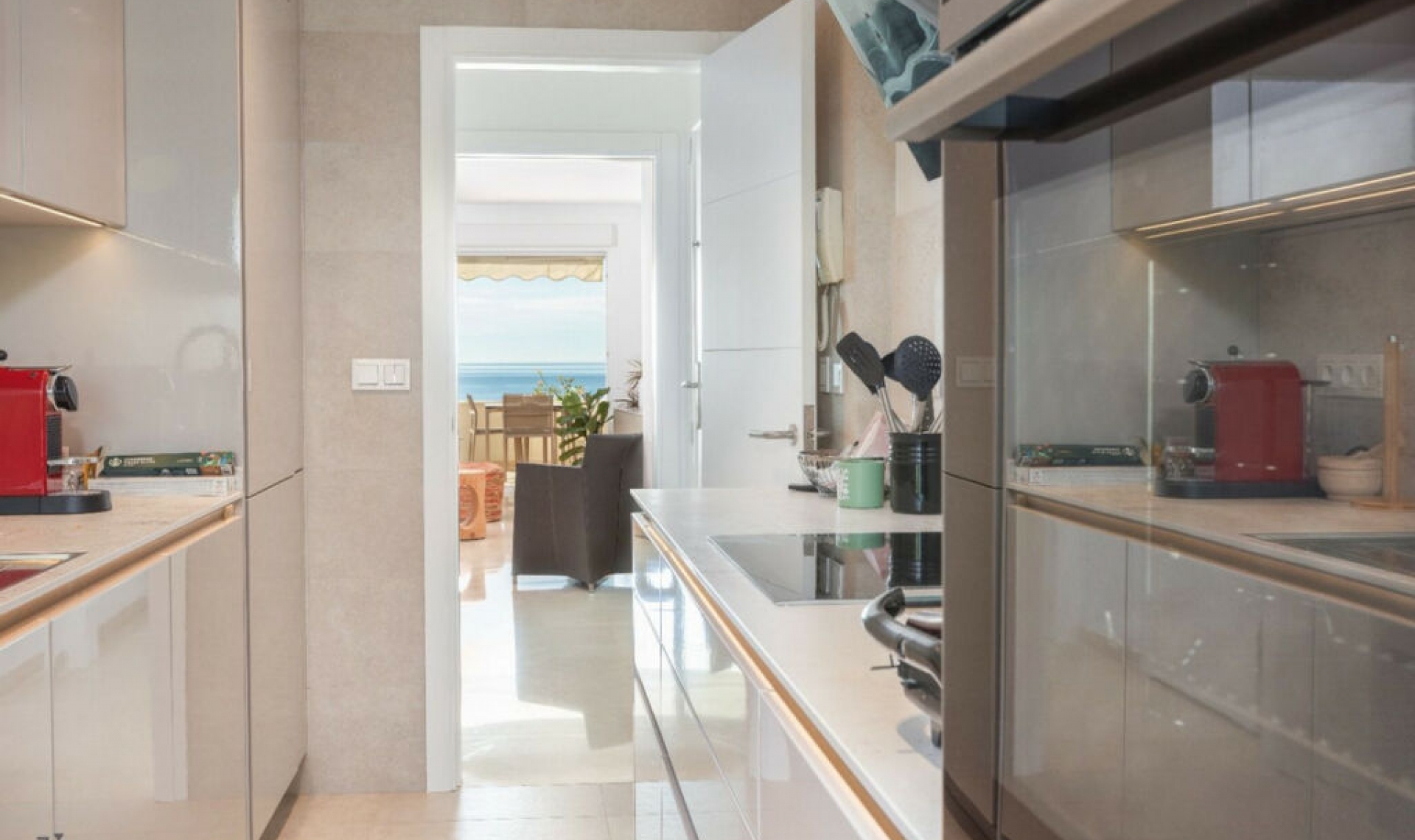 Resale - Apartment -
Estepona