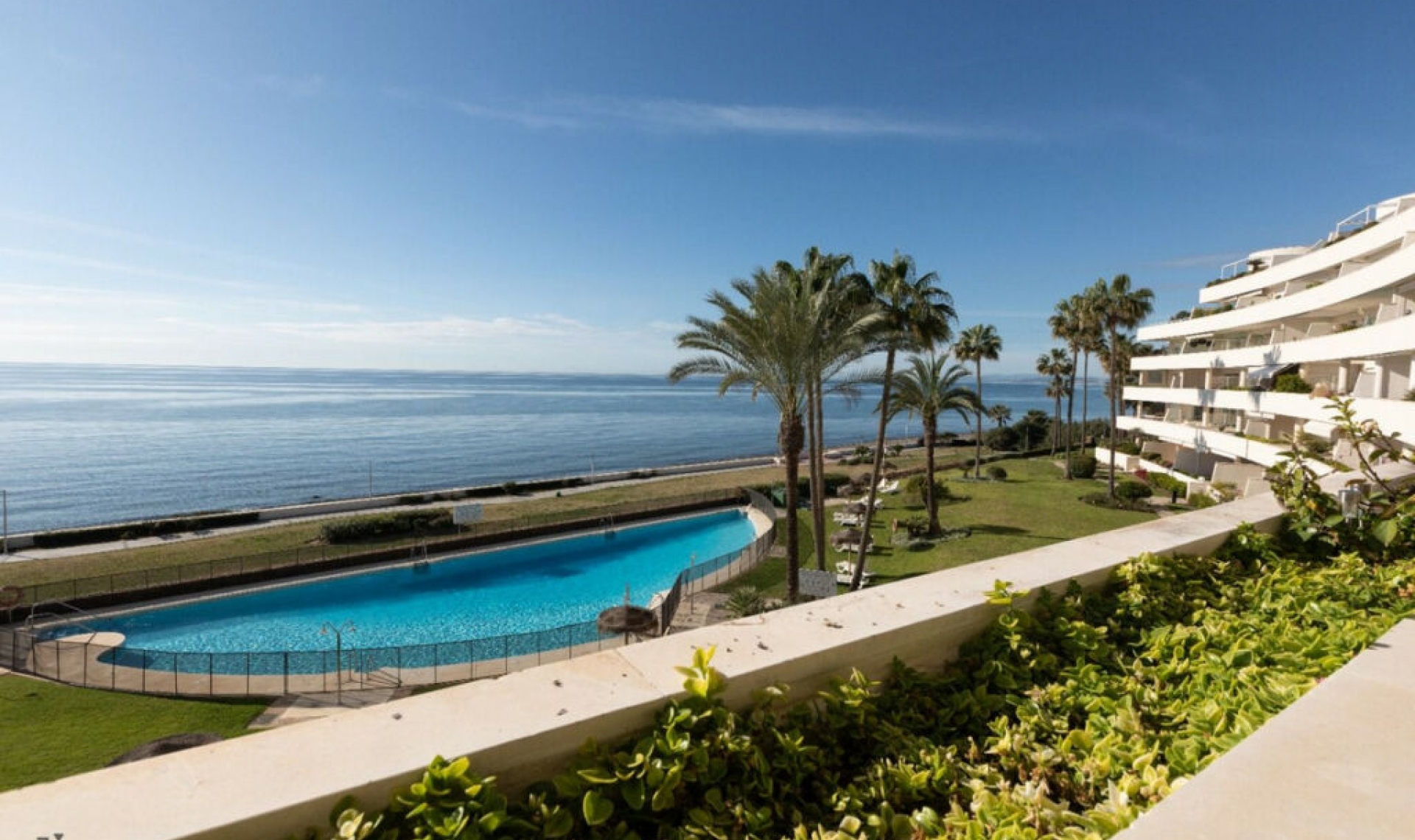 Resale - Apartment -
Estepona