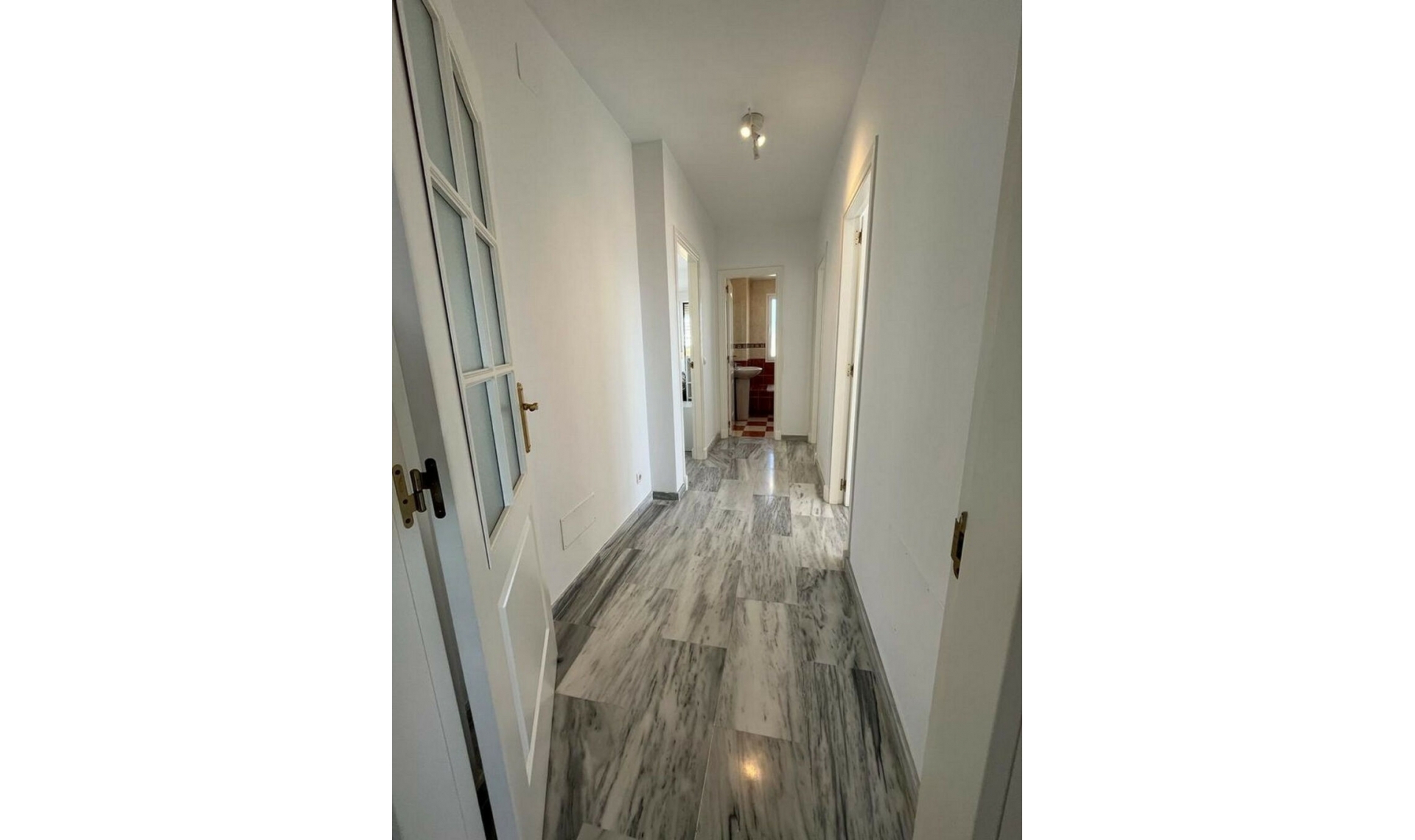 Resale - Apartment -
Estepona