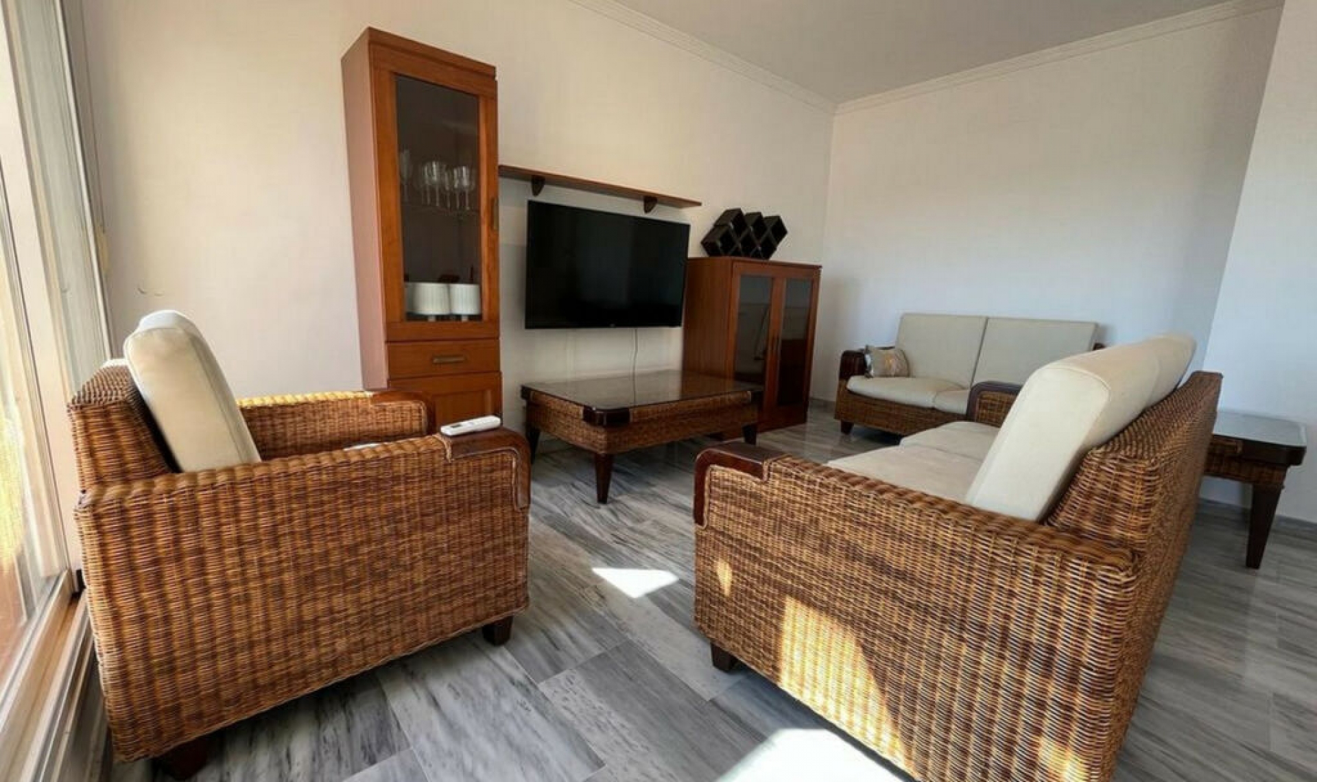 Resale - Apartment -
Estepona