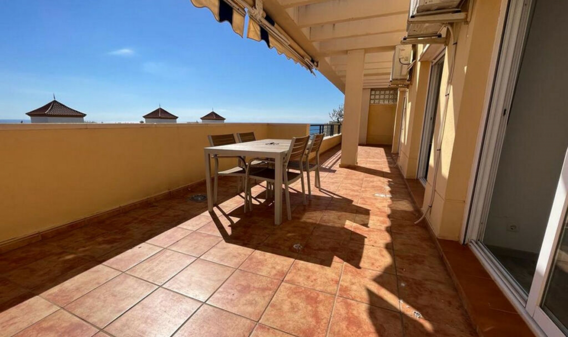 Resale - Apartment -
Estepona