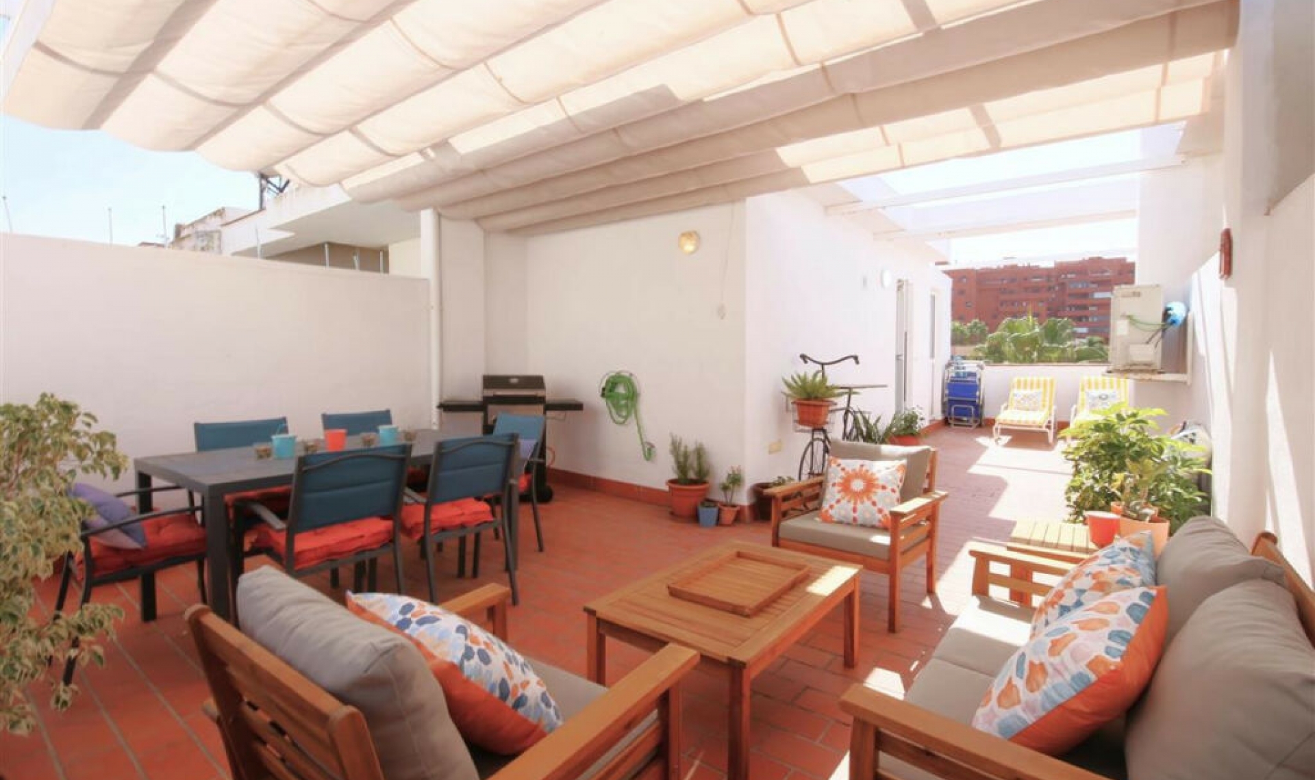 Resale - Apartment -
Estepona