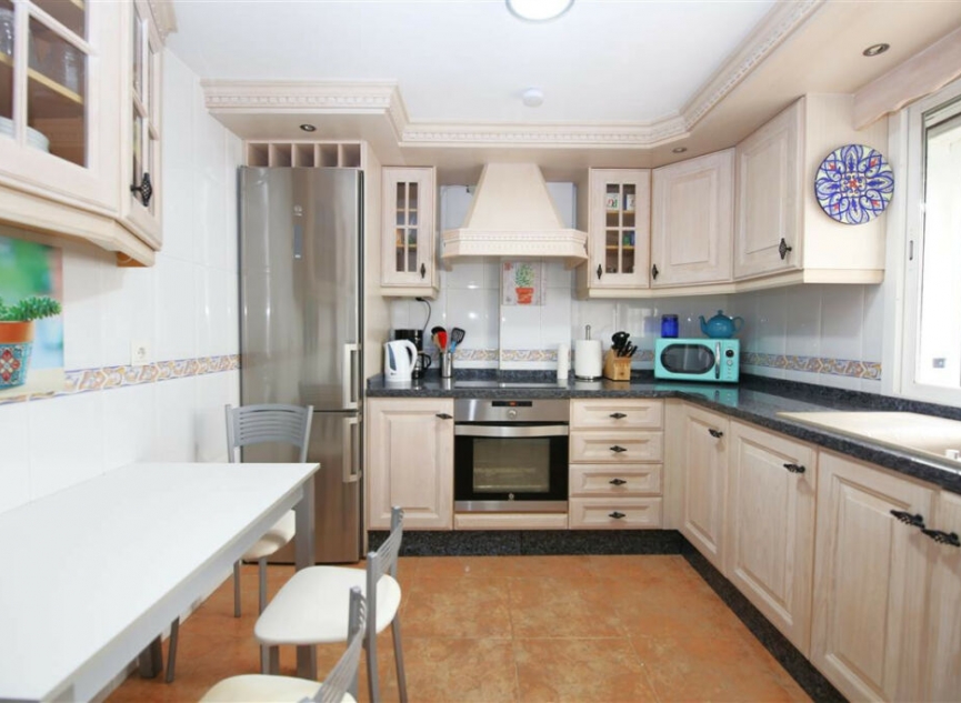 Resale - Apartment -
Estepona