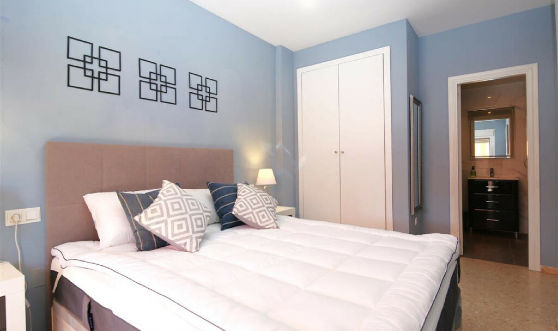 Resale - Apartment -
Estepona