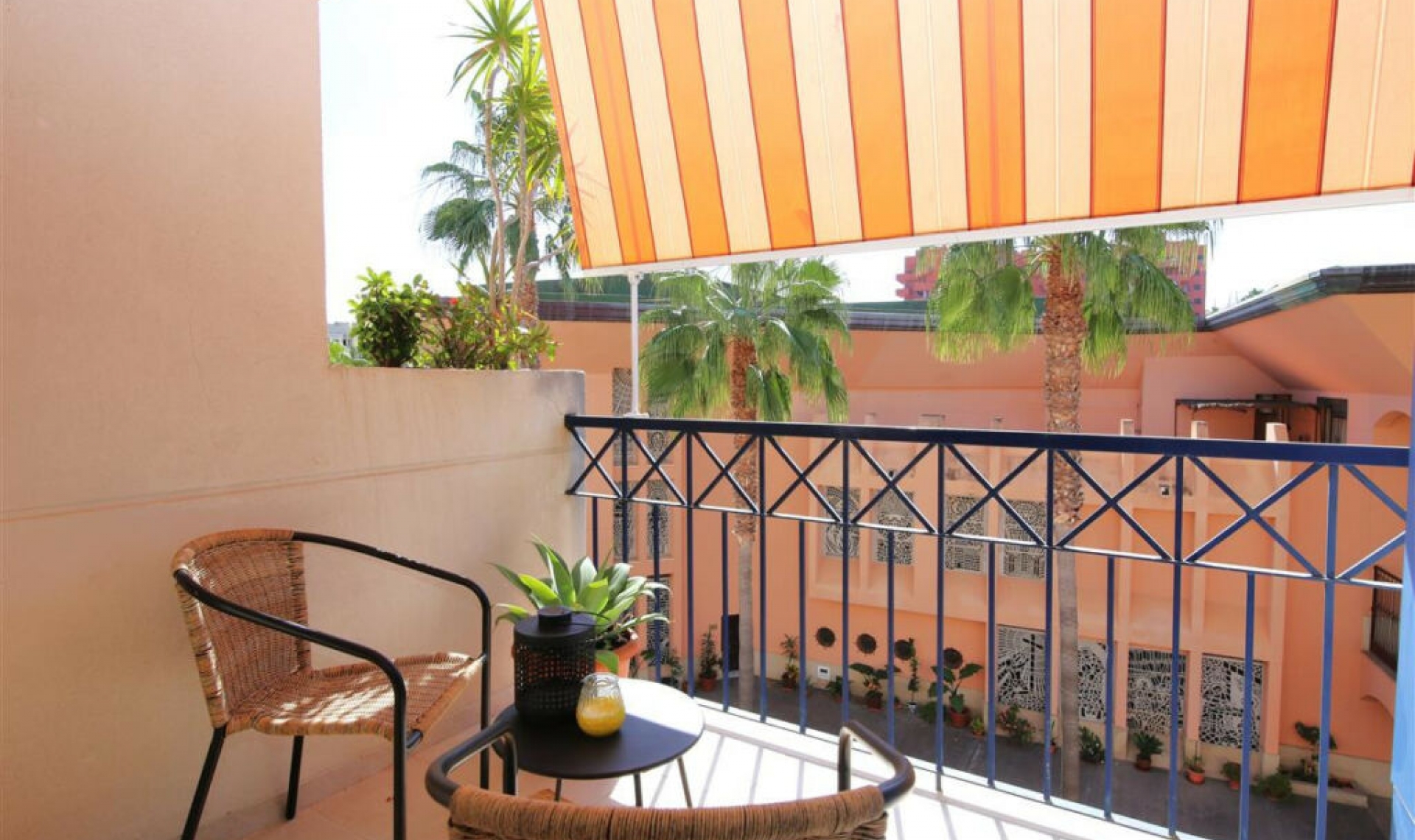 Resale - Apartment -
Estepona
