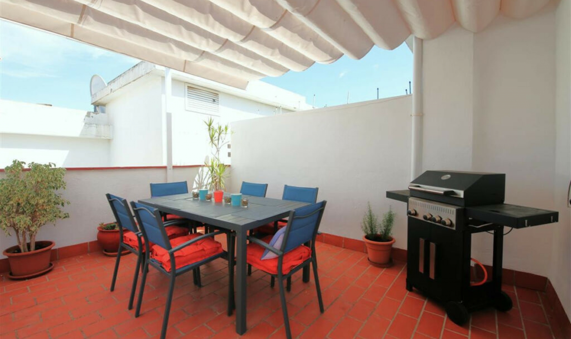 Resale - Apartment -
Estepona