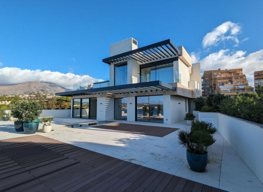 Resale - Apartment -
Estepona