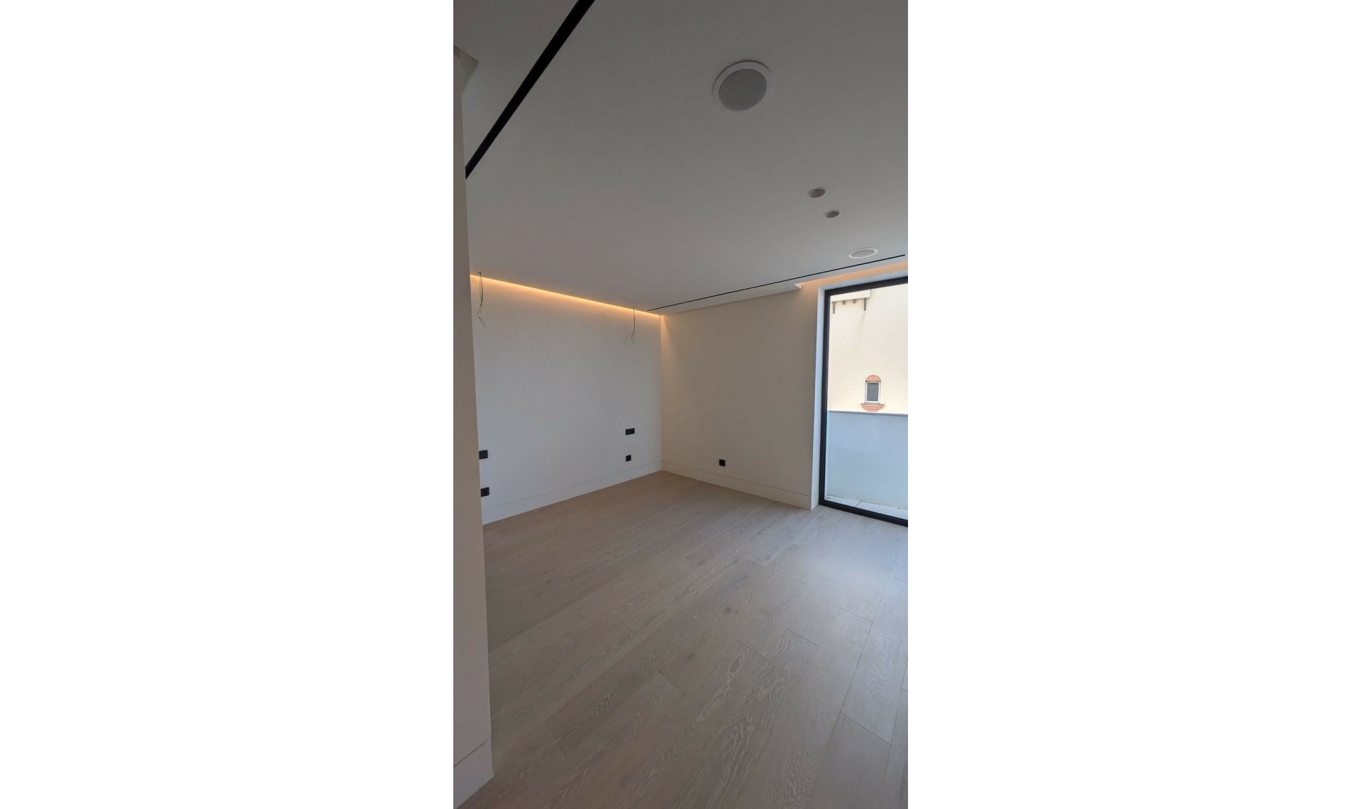 Resale - Apartment -
Estepona