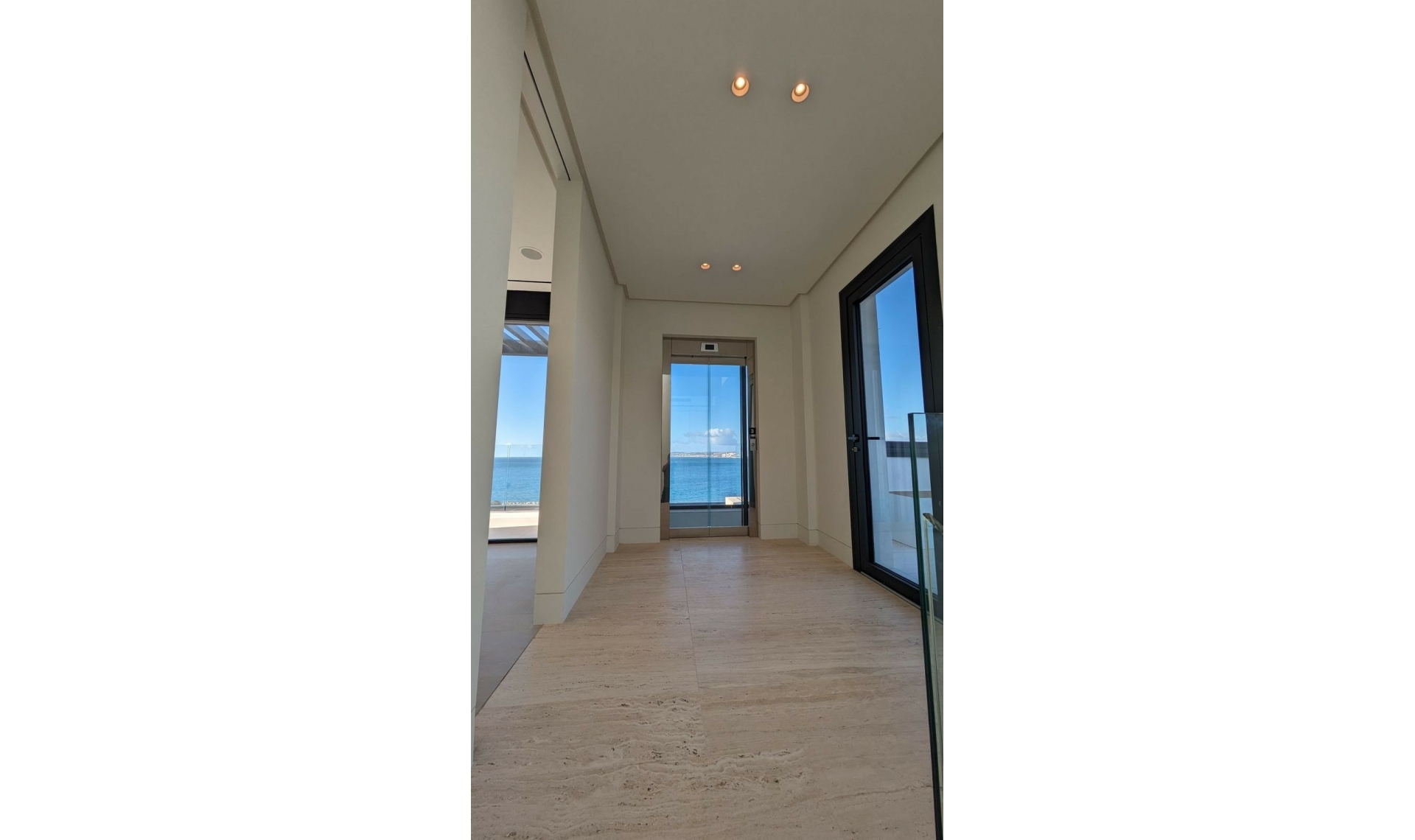 Resale - Apartment -
Estepona