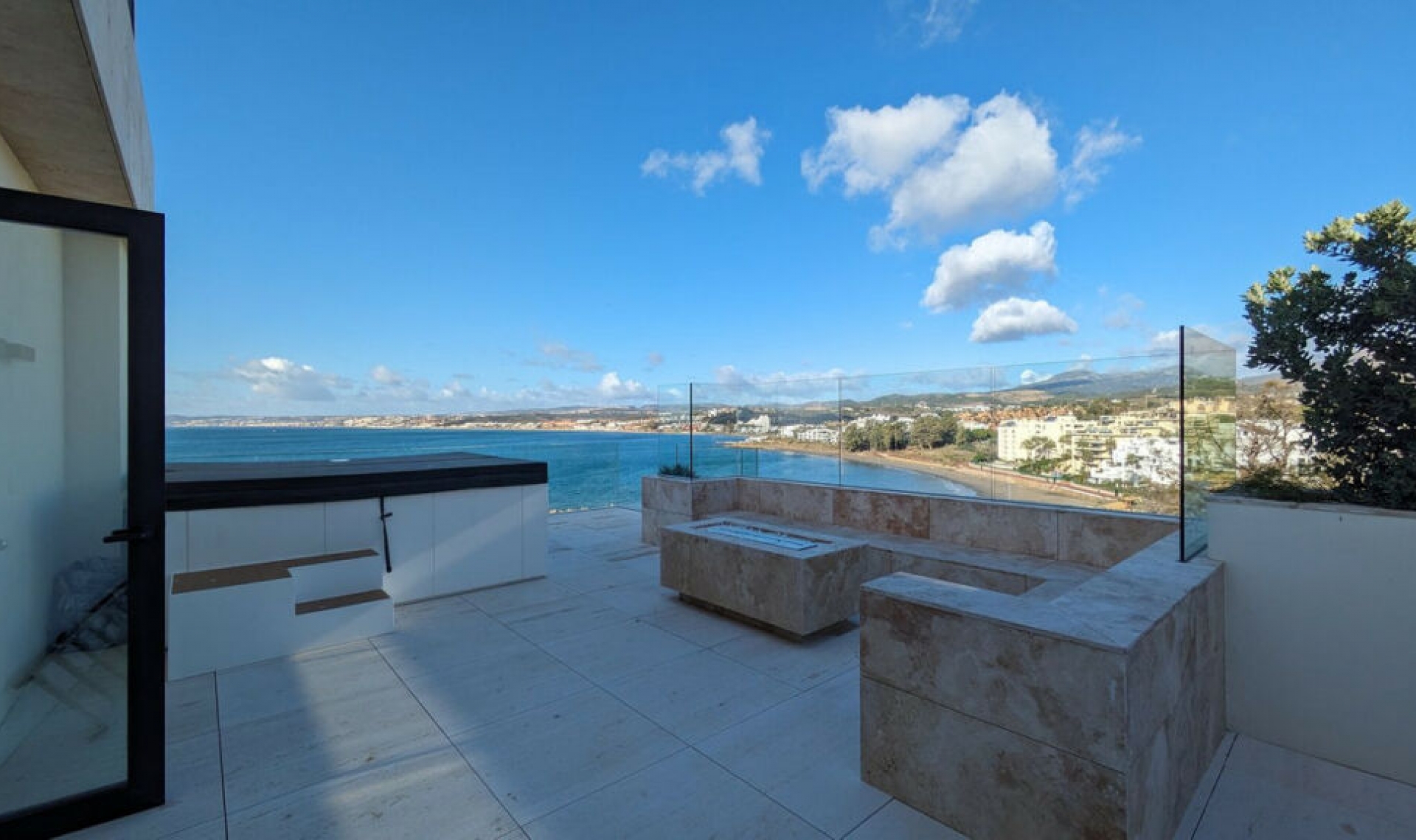 Resale - Apartment -
Estepona