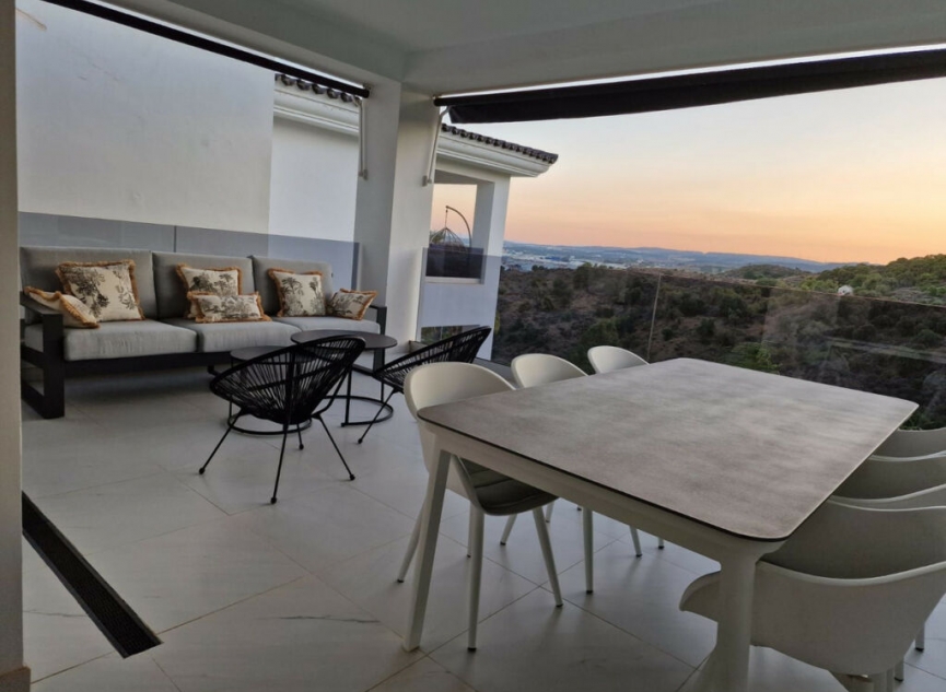 Resale - Apartment -
Estepona