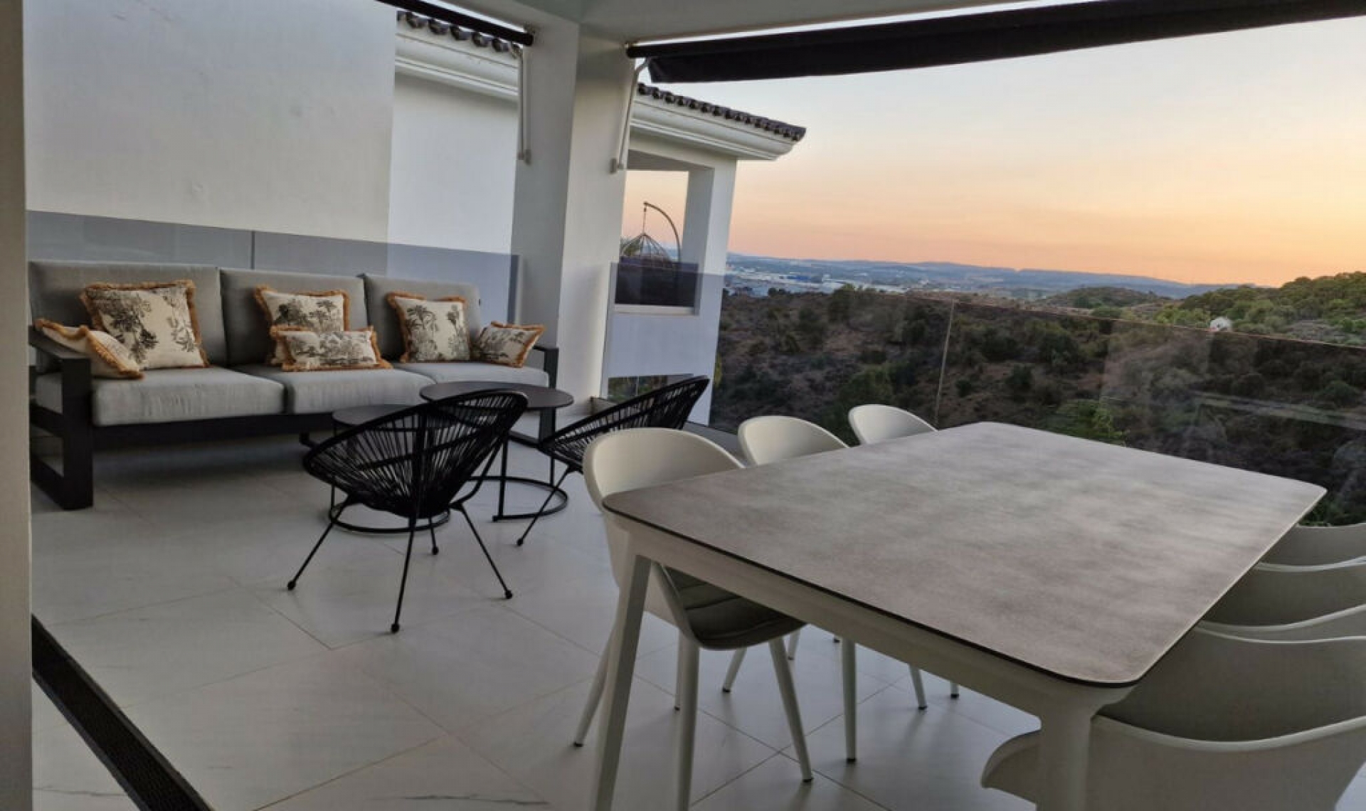 Resale - Apartment -
Estepona