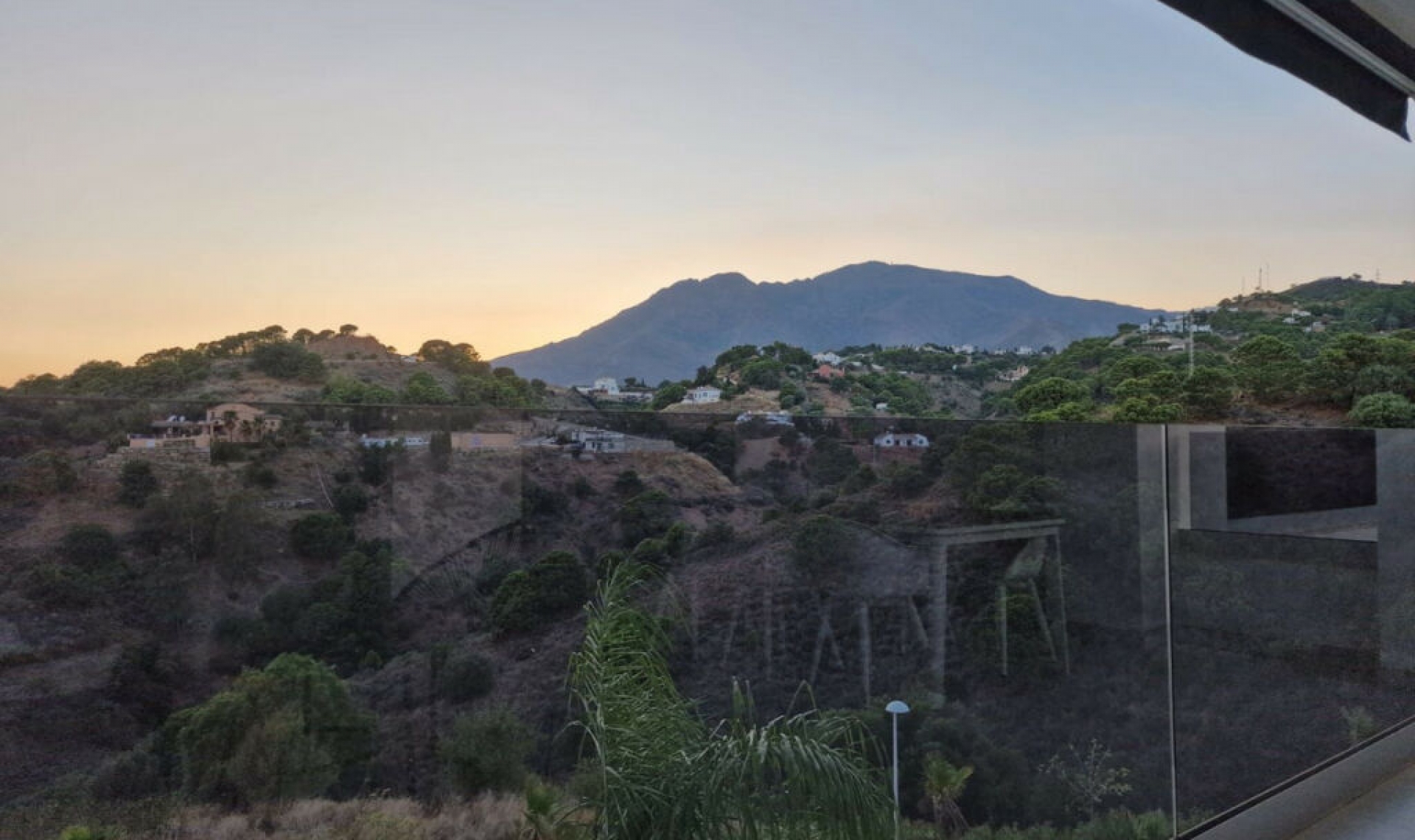 Resale - Apartment -
Estepona