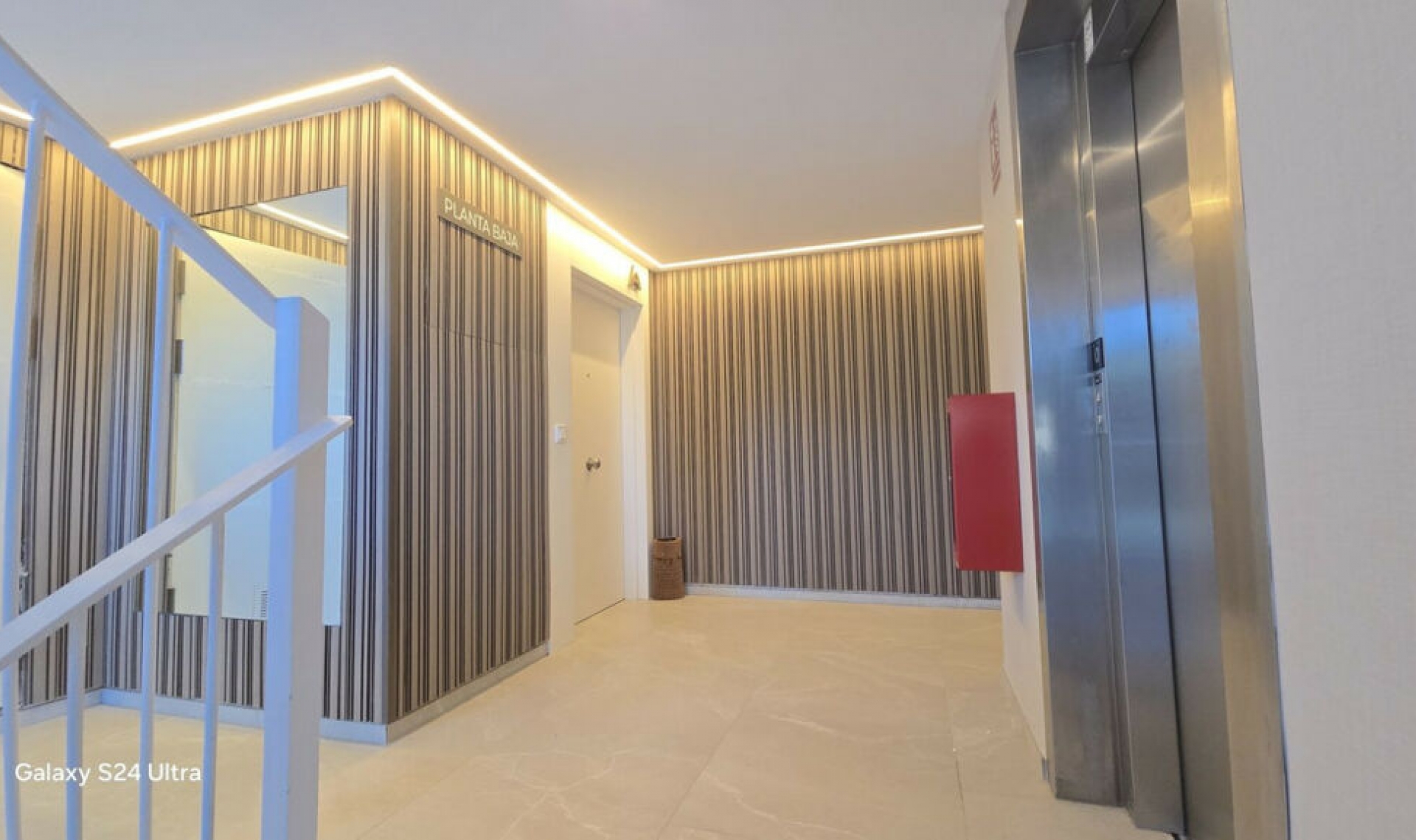 Resale - Apartment -
Estepona