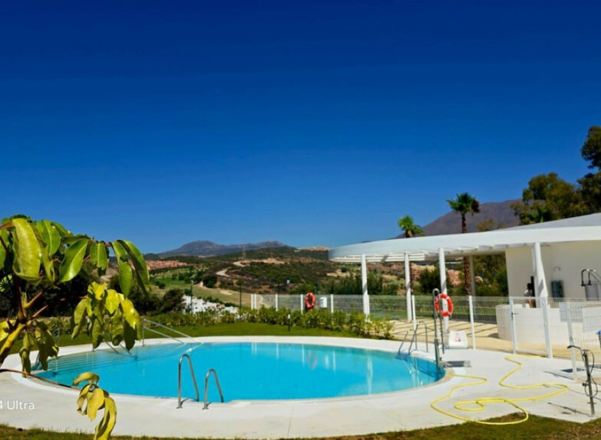Resale - Apartment -
Estepona