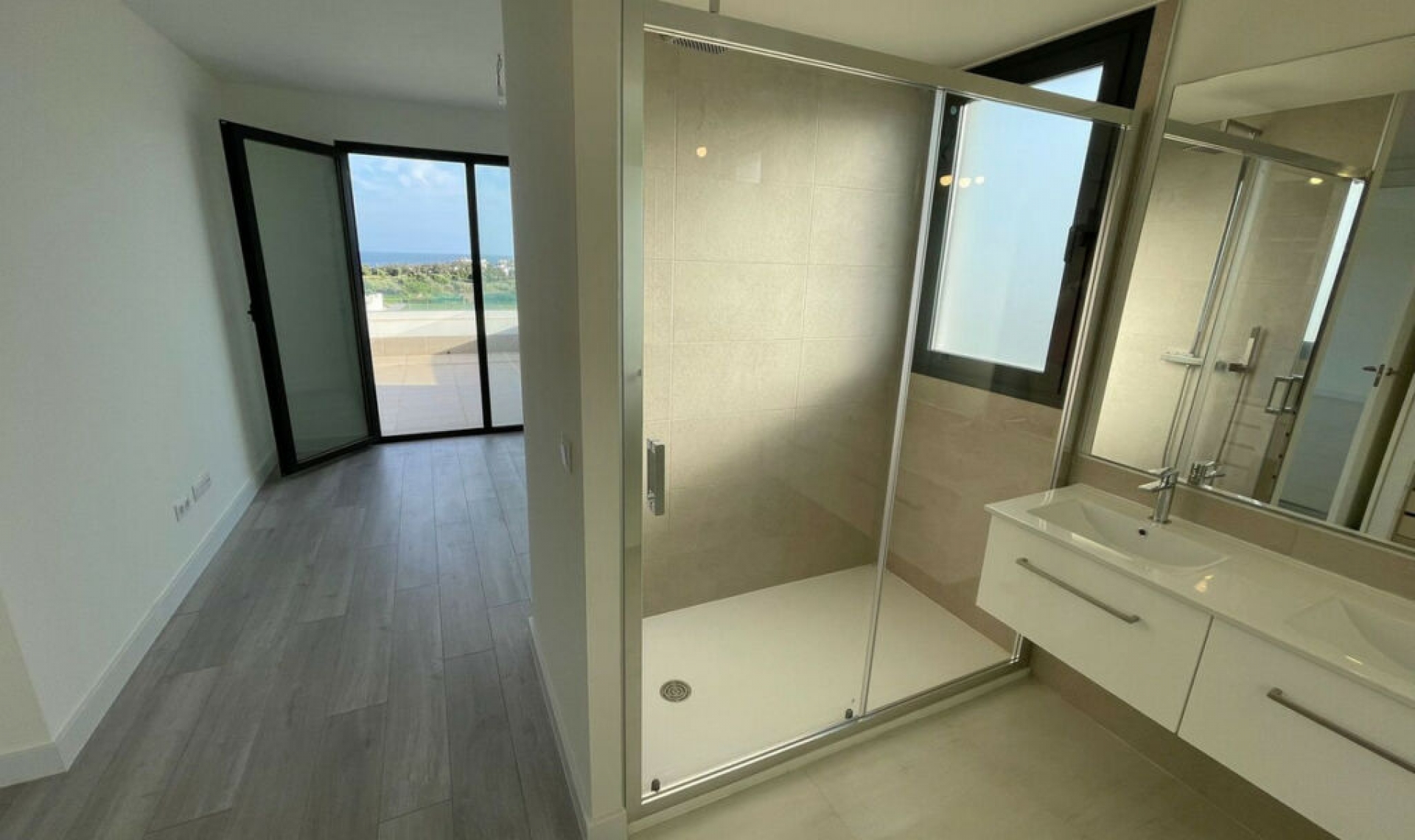 Resale - Apartment -
Estepona