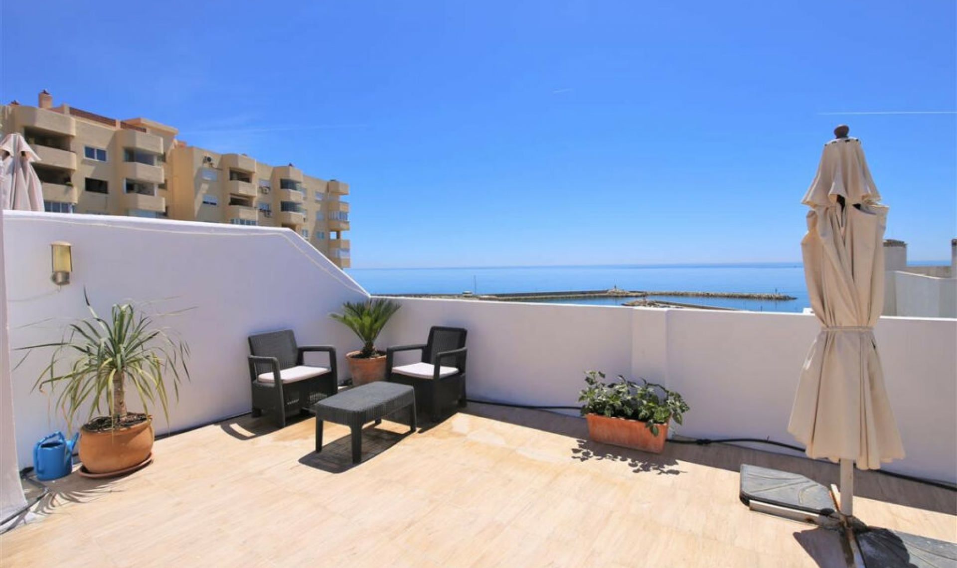Resale - Apartment -
Estepona