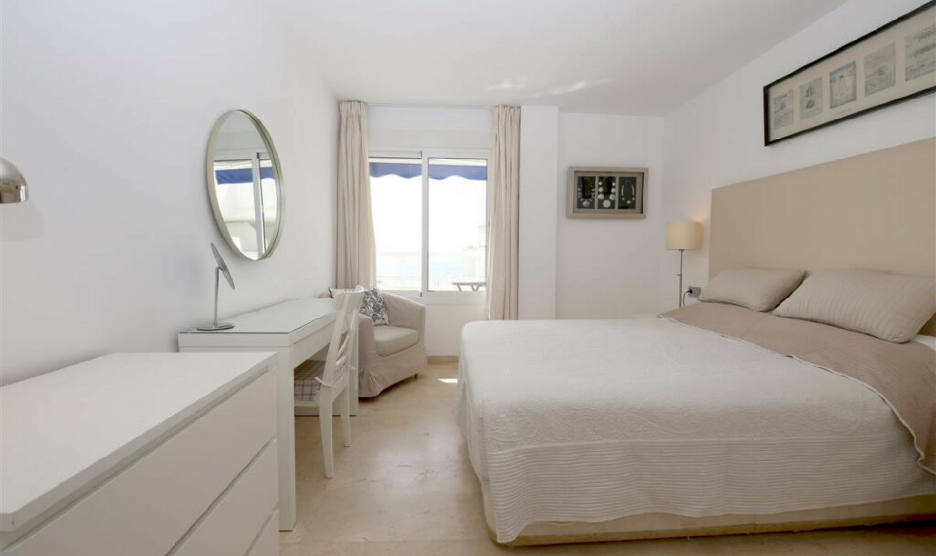 Resale - Apartment -
Estepona
