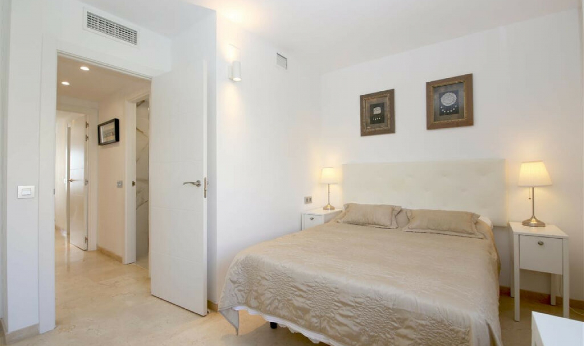 Resale - Apartment -
Estepona