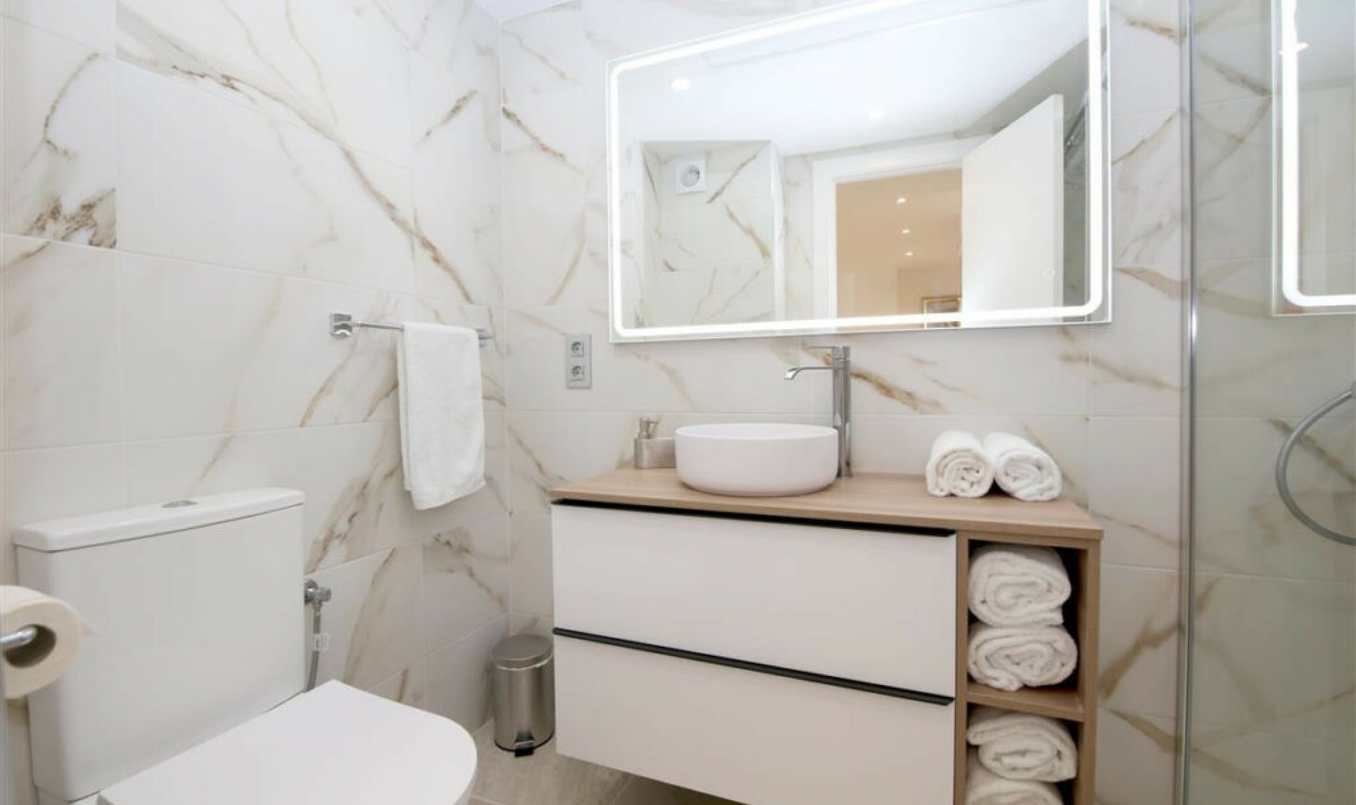 Resale - Apartment -
Estepona