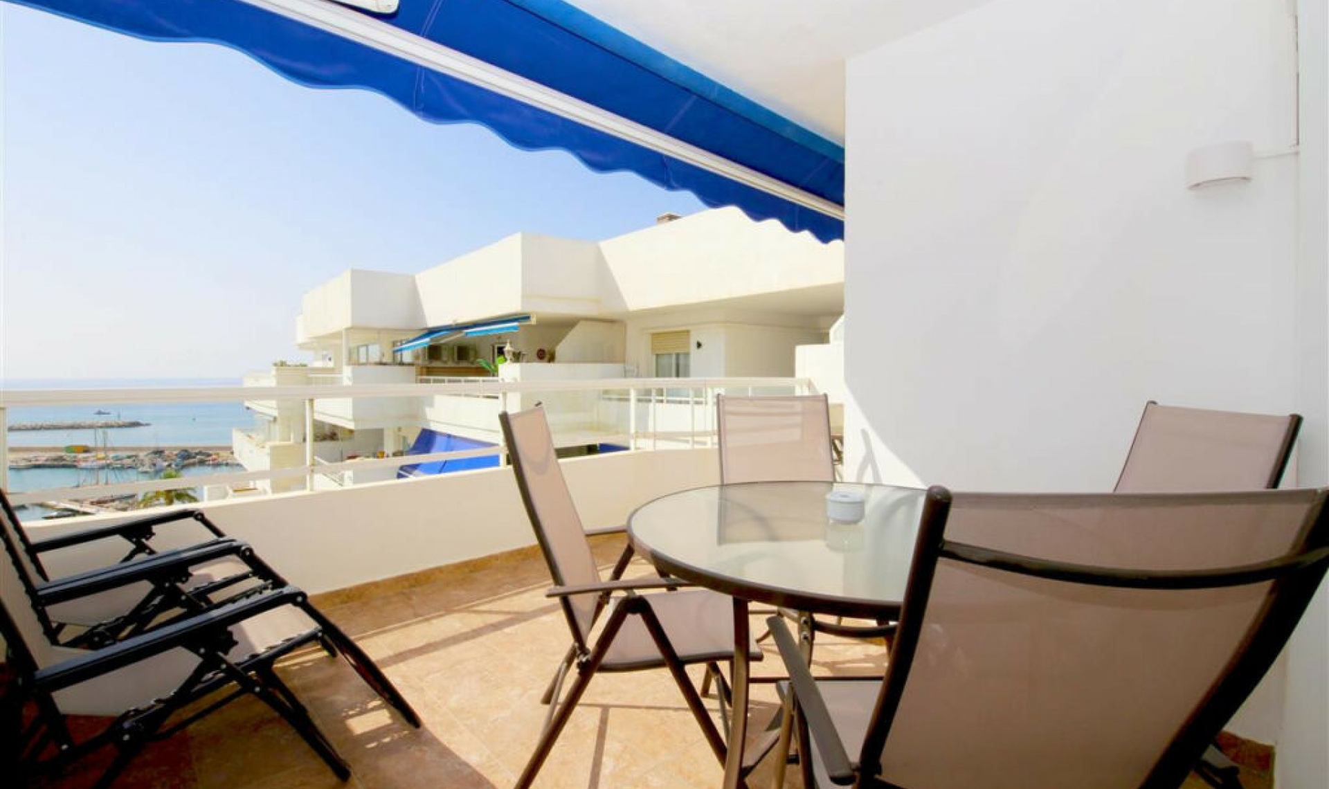 Resale - Apartment -
Estepona