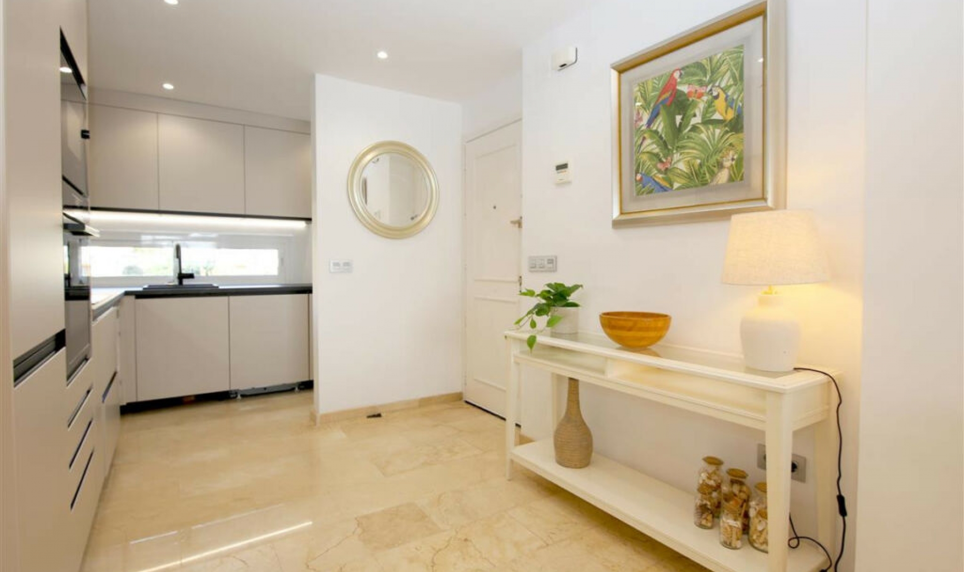 Resale - Apartment -
Estepona