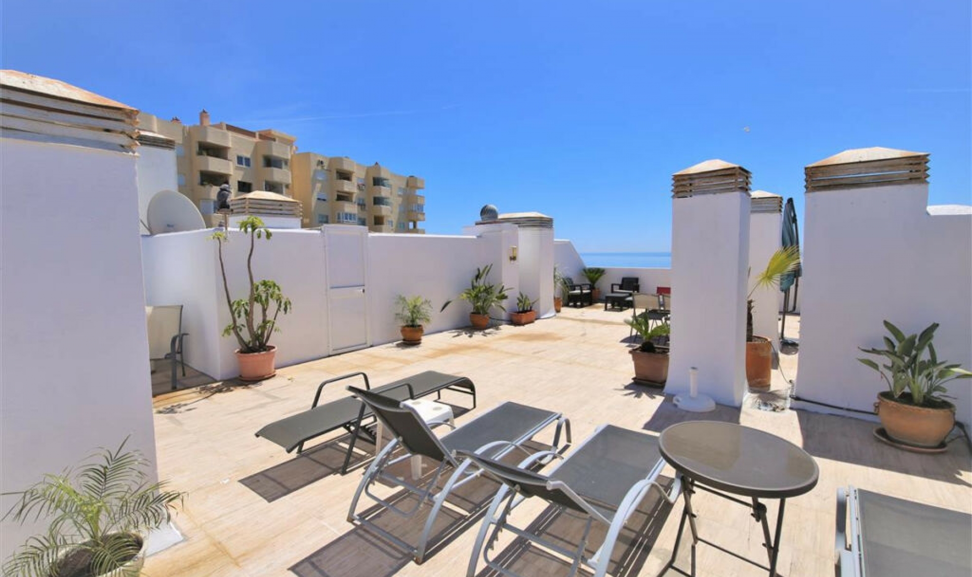 Resale - Apartment -
Estepona