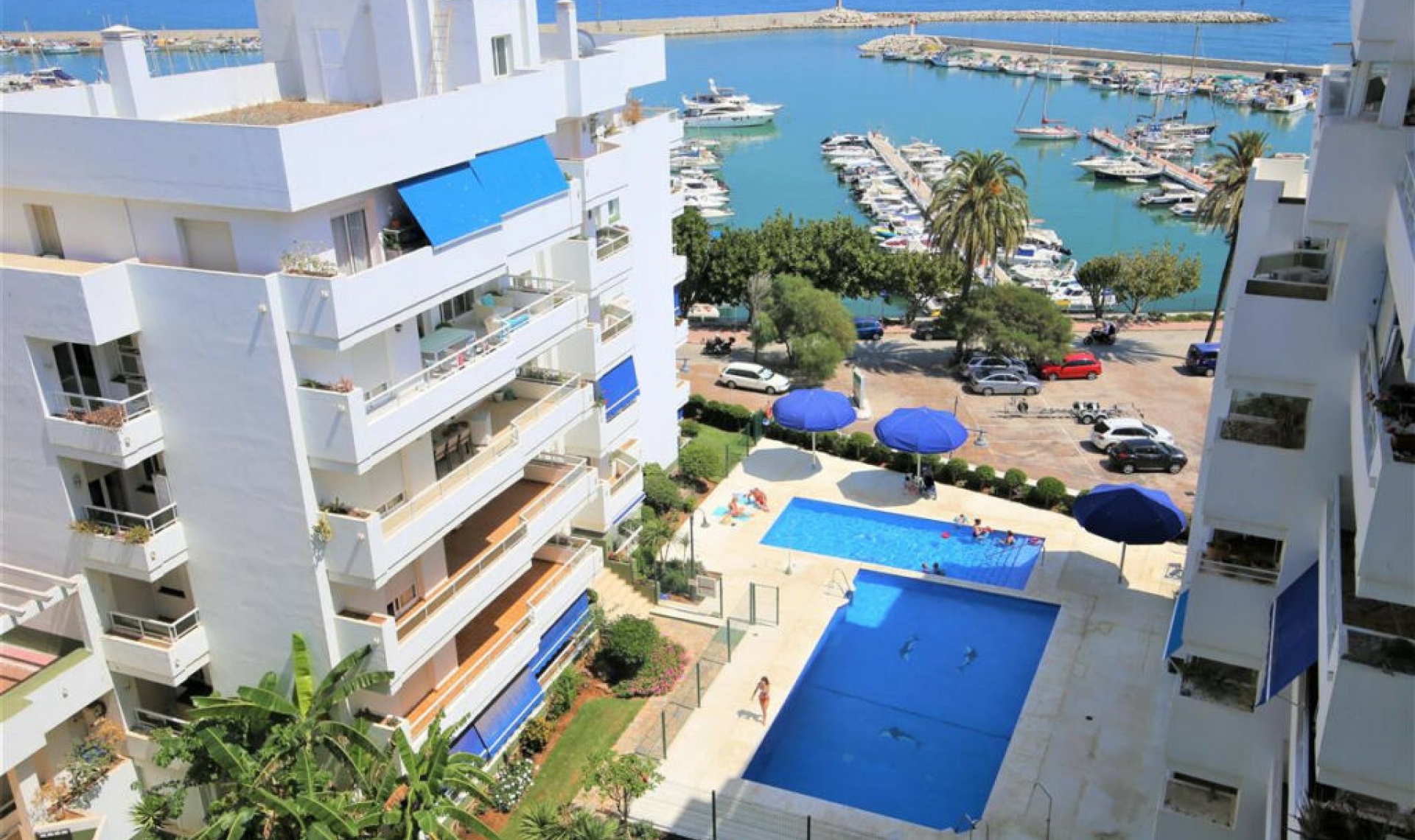 Resale - Apartment -
Estepona