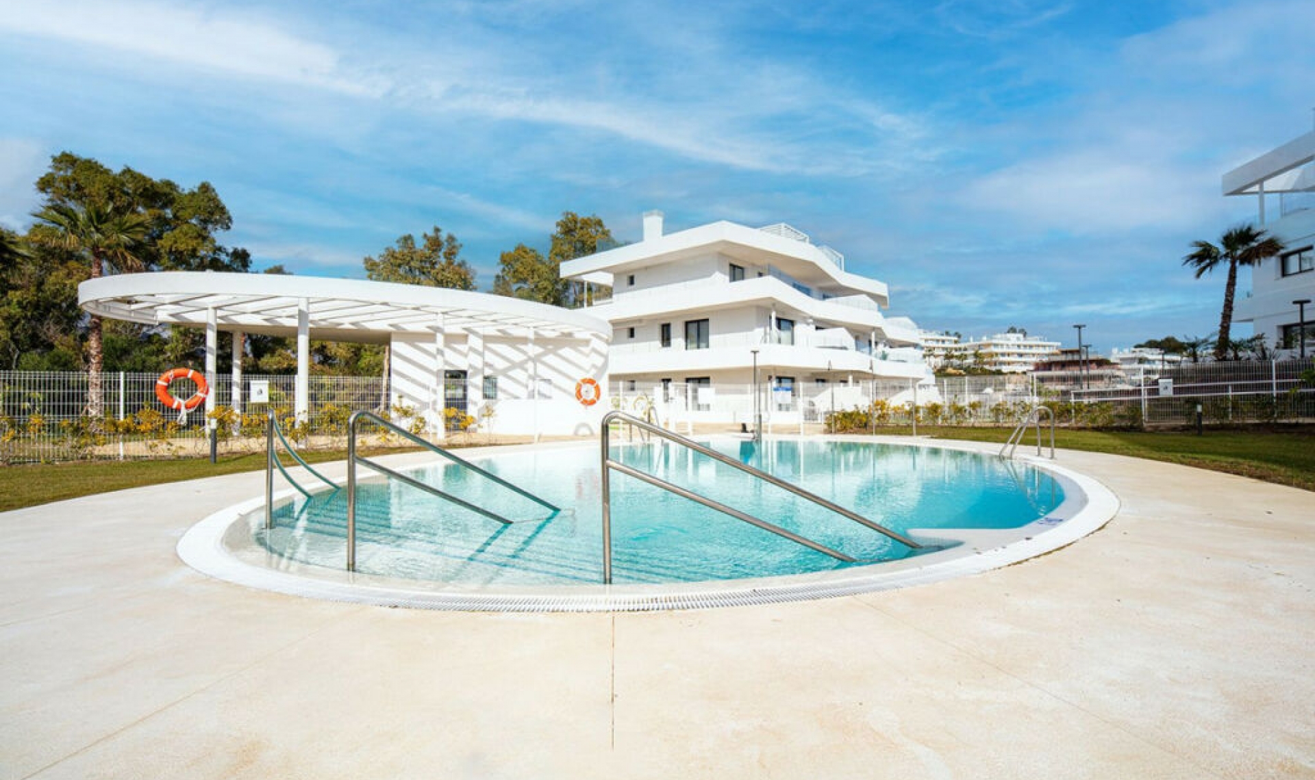 Resale - Apartment -
Estepona