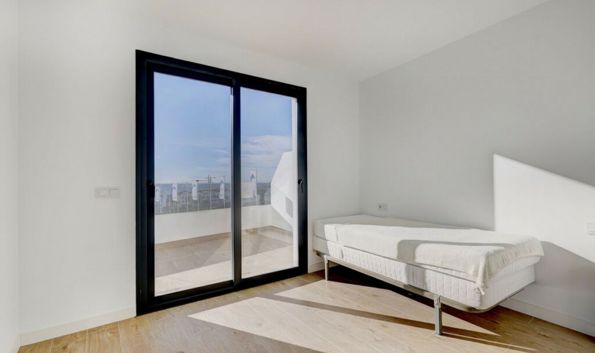 Resale - Apartment -
Estepona