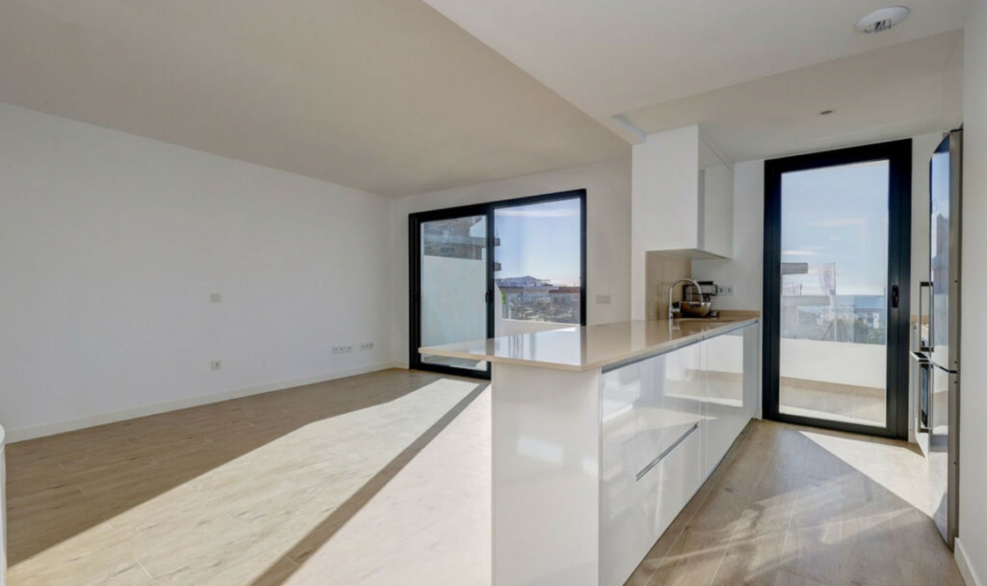 Resale - Apartment -
Estepona