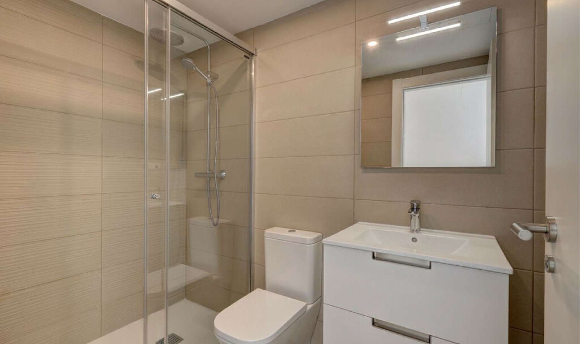 Resale - Apartment -
Estepona