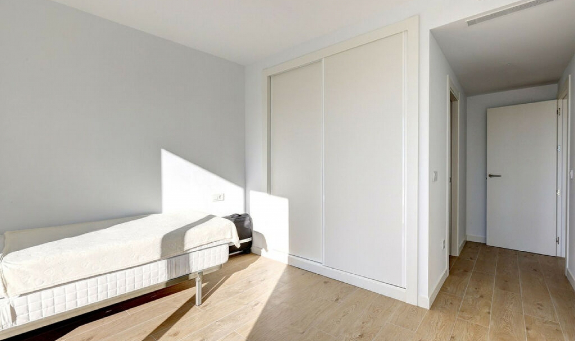 Resale - Apartment -
Estepona