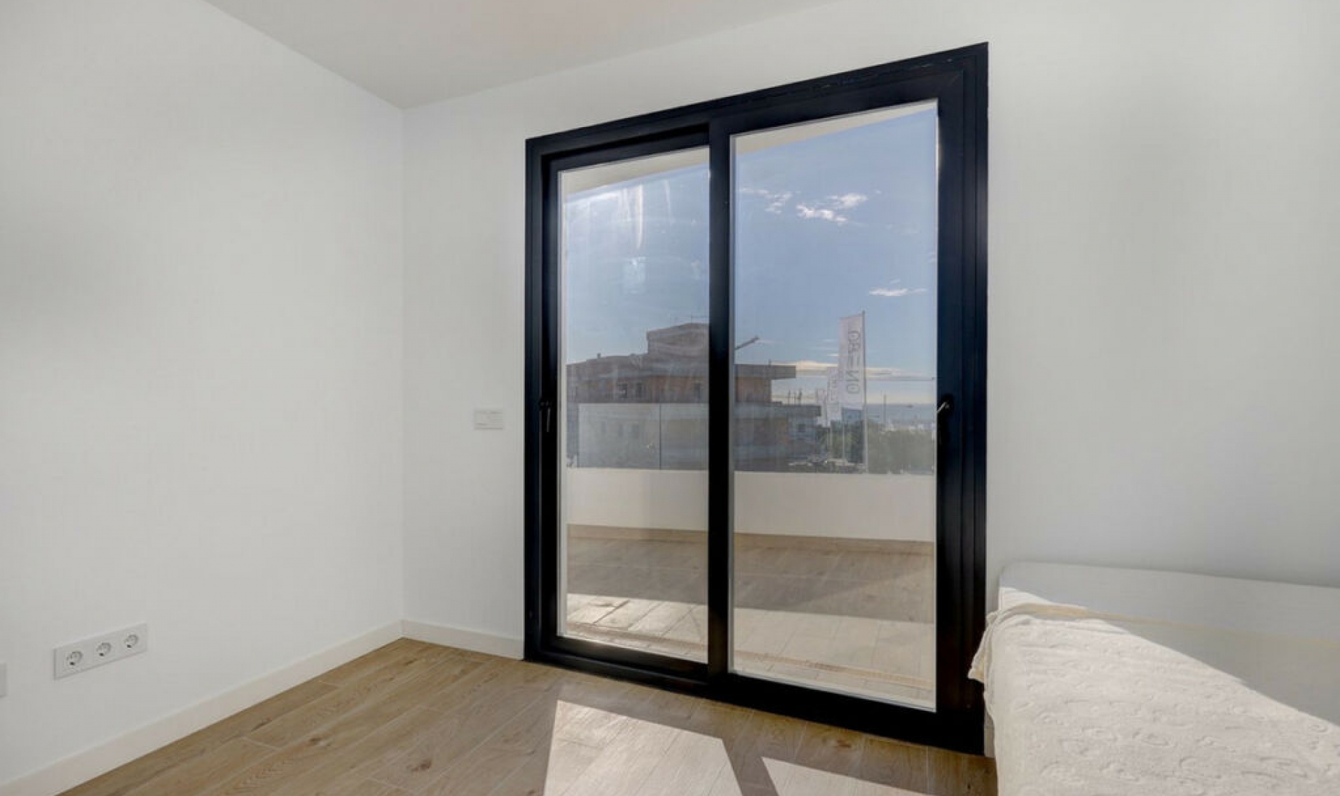 Resale - Apartment -
Estepona