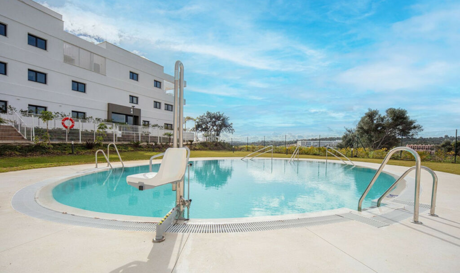 Resale - Apartment -
Estepona