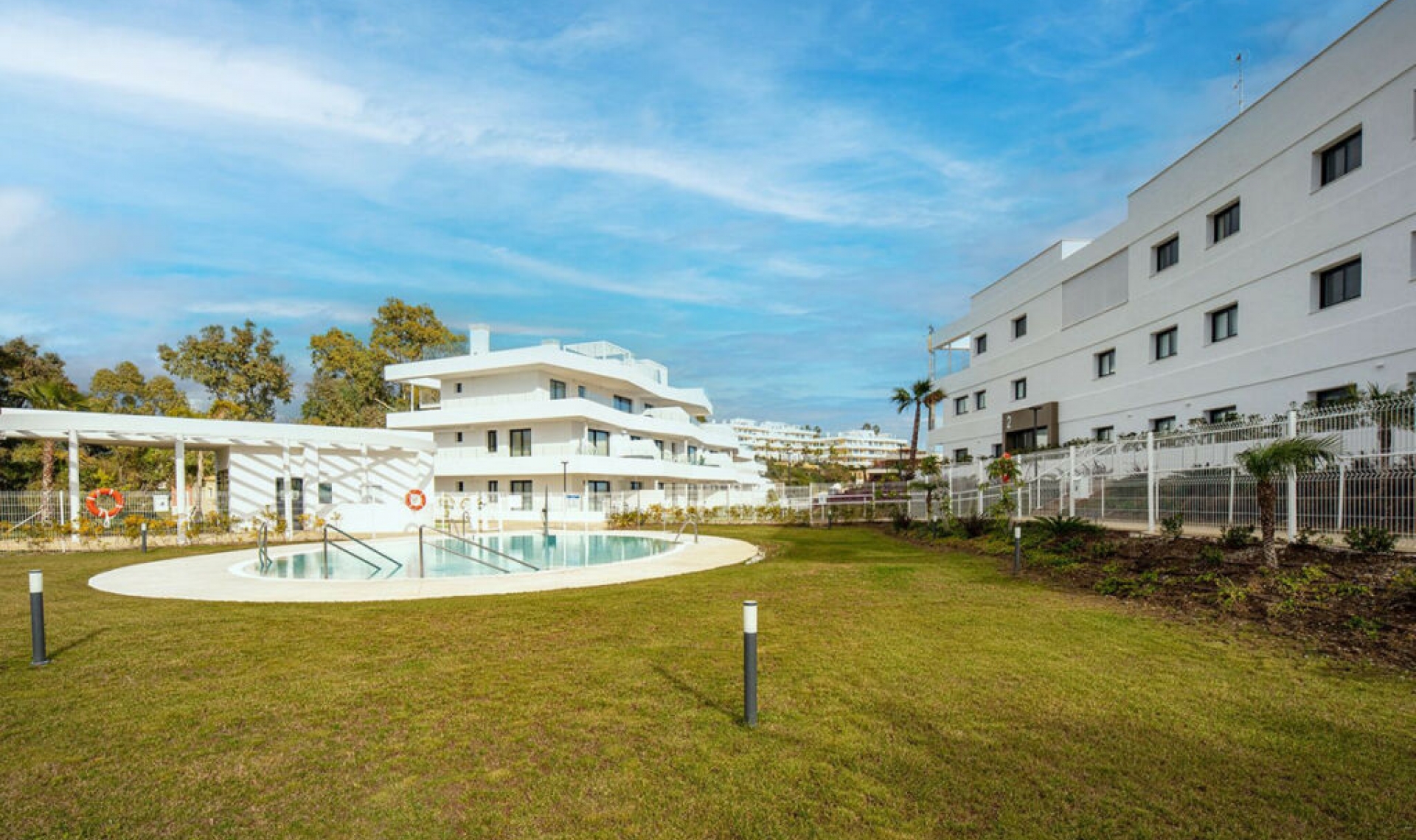Resale - Apartment -
Estepona