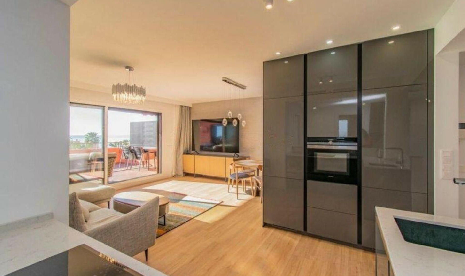 Resale - Apartment -
Estepona