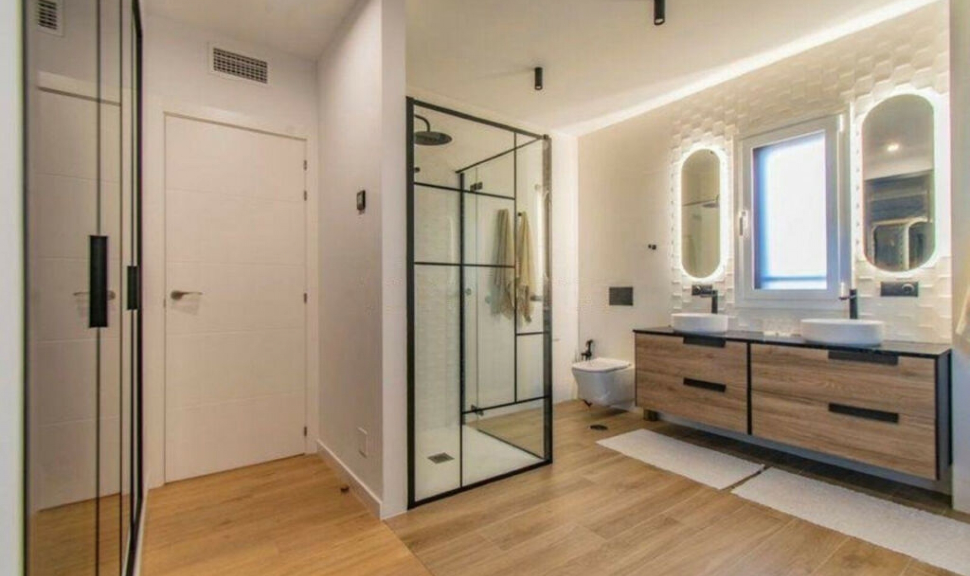 Resale - Apartment -
Estepona