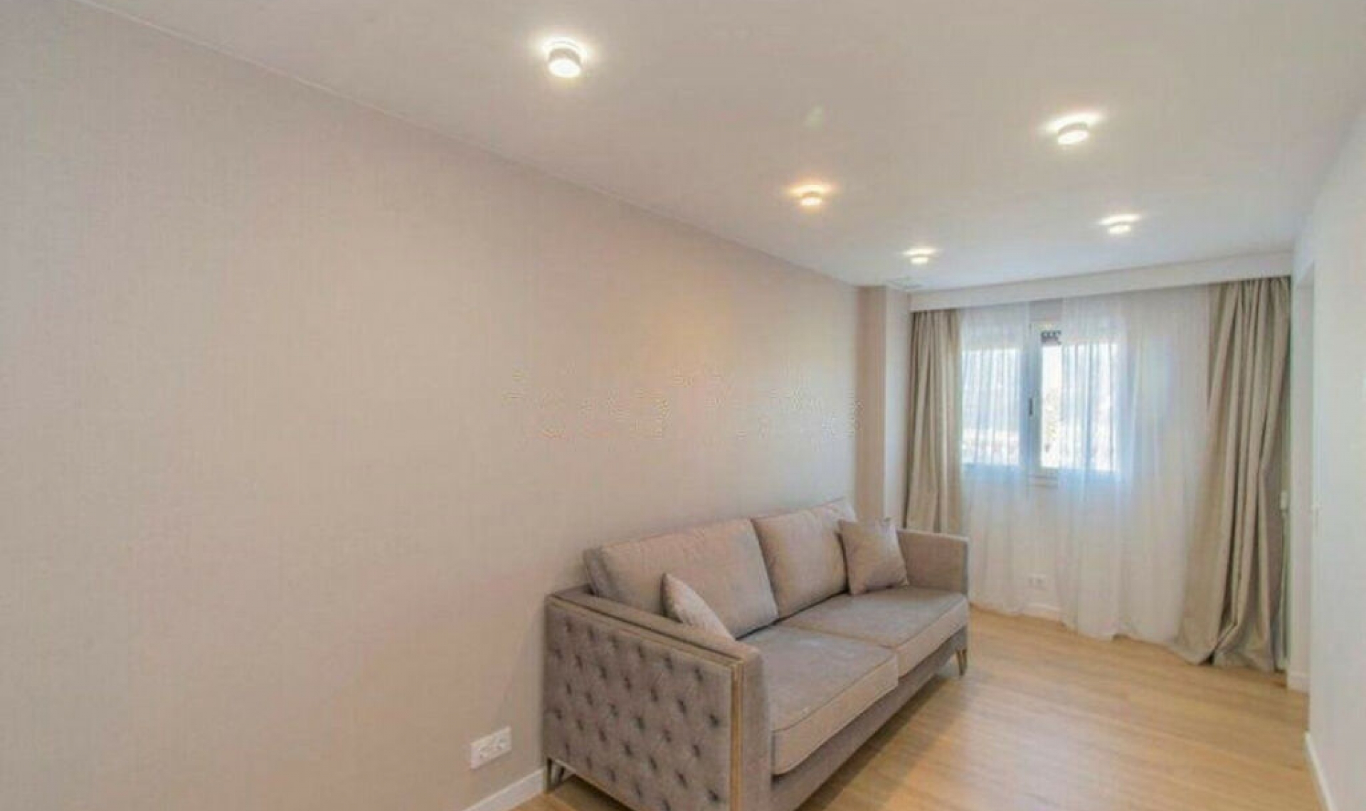 Resale - Apartment -
Estepona