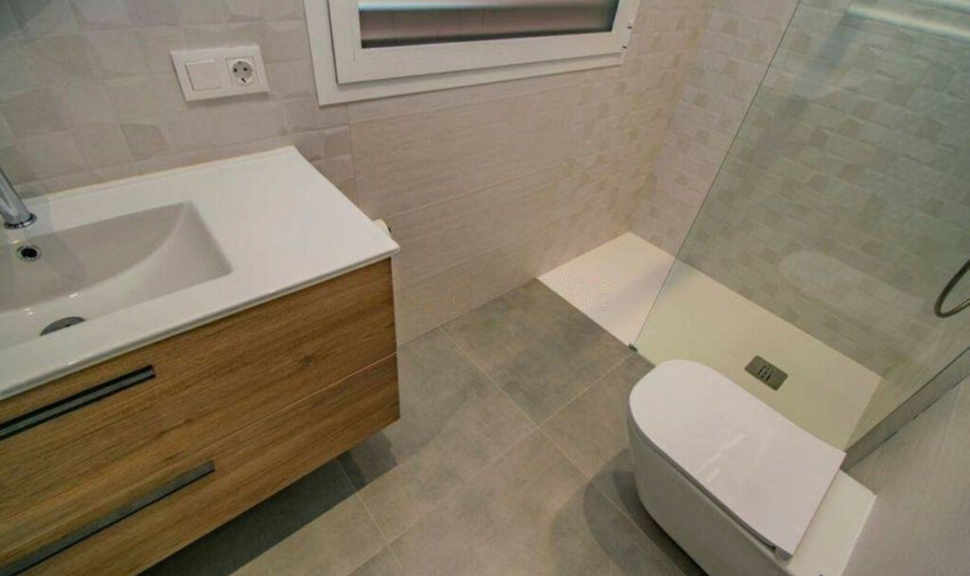 Resale - Apartment -
Estepona