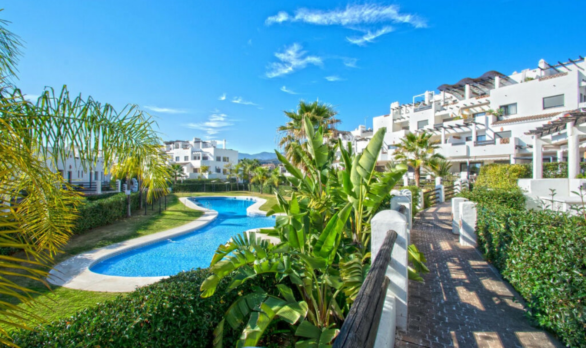 Resale - Apartment -
Estepona