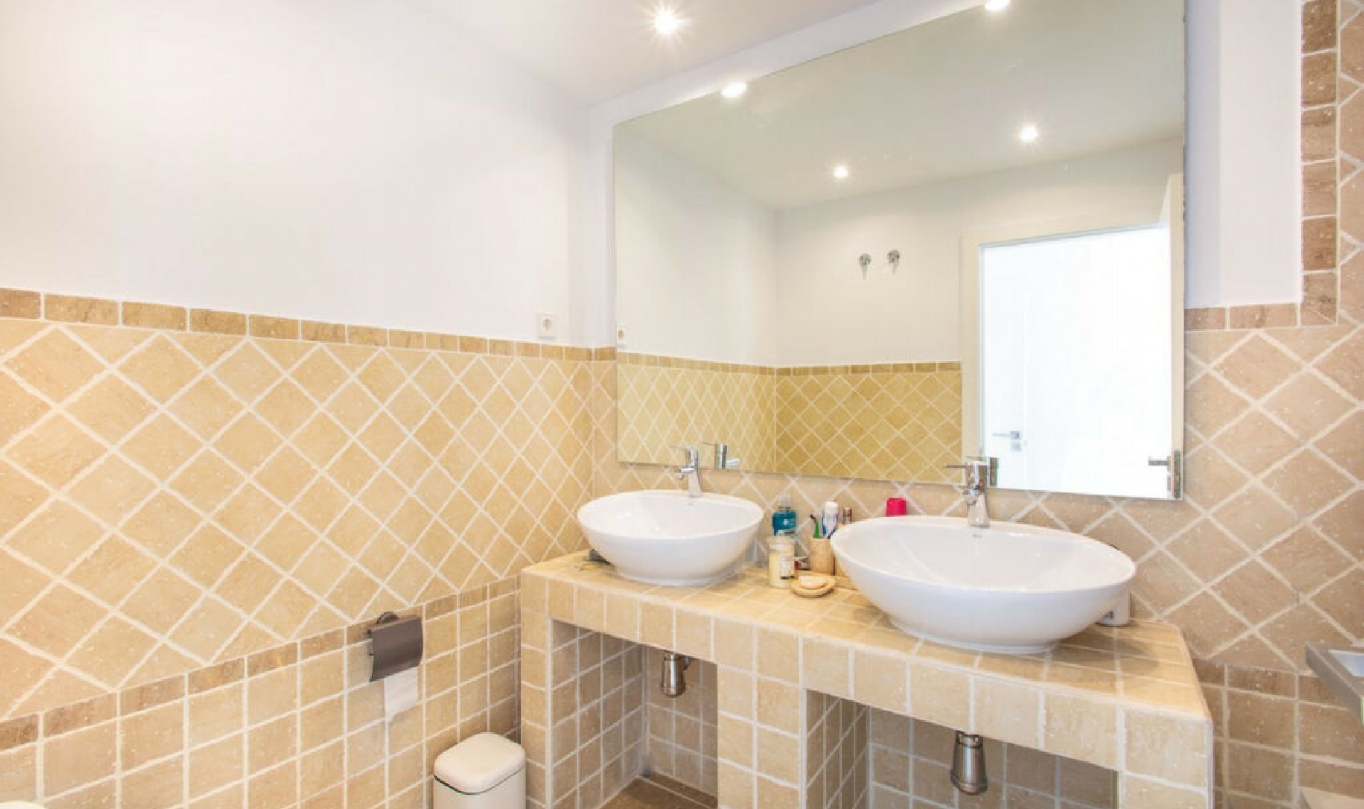 Resale - Apartment -
Estepona