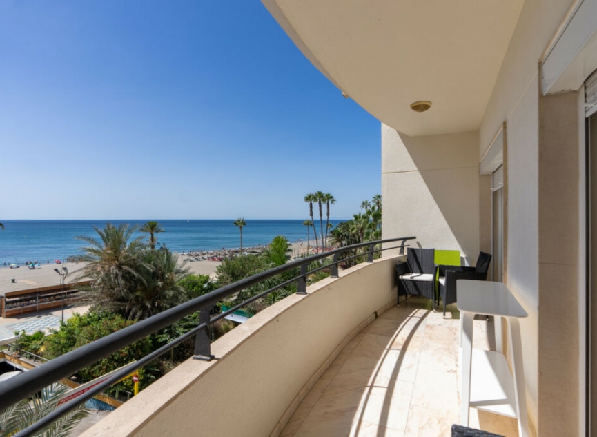Resale - Apartment -
Estepona