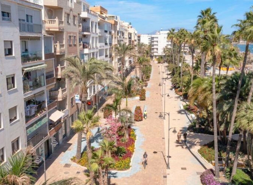Resale - Apartment -
Estepona