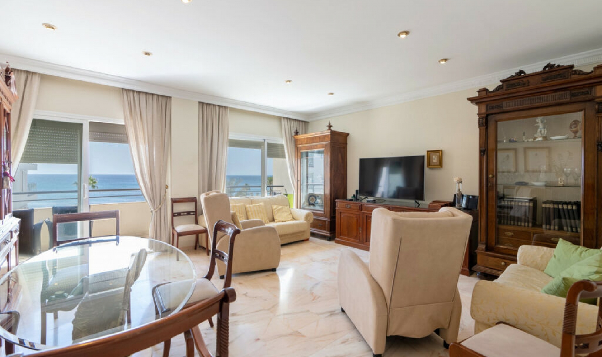 Resale - Apartment -
Estepona