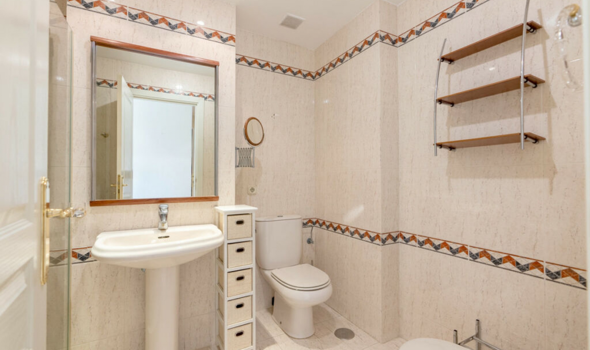 Resale - Apartment -
Estepona