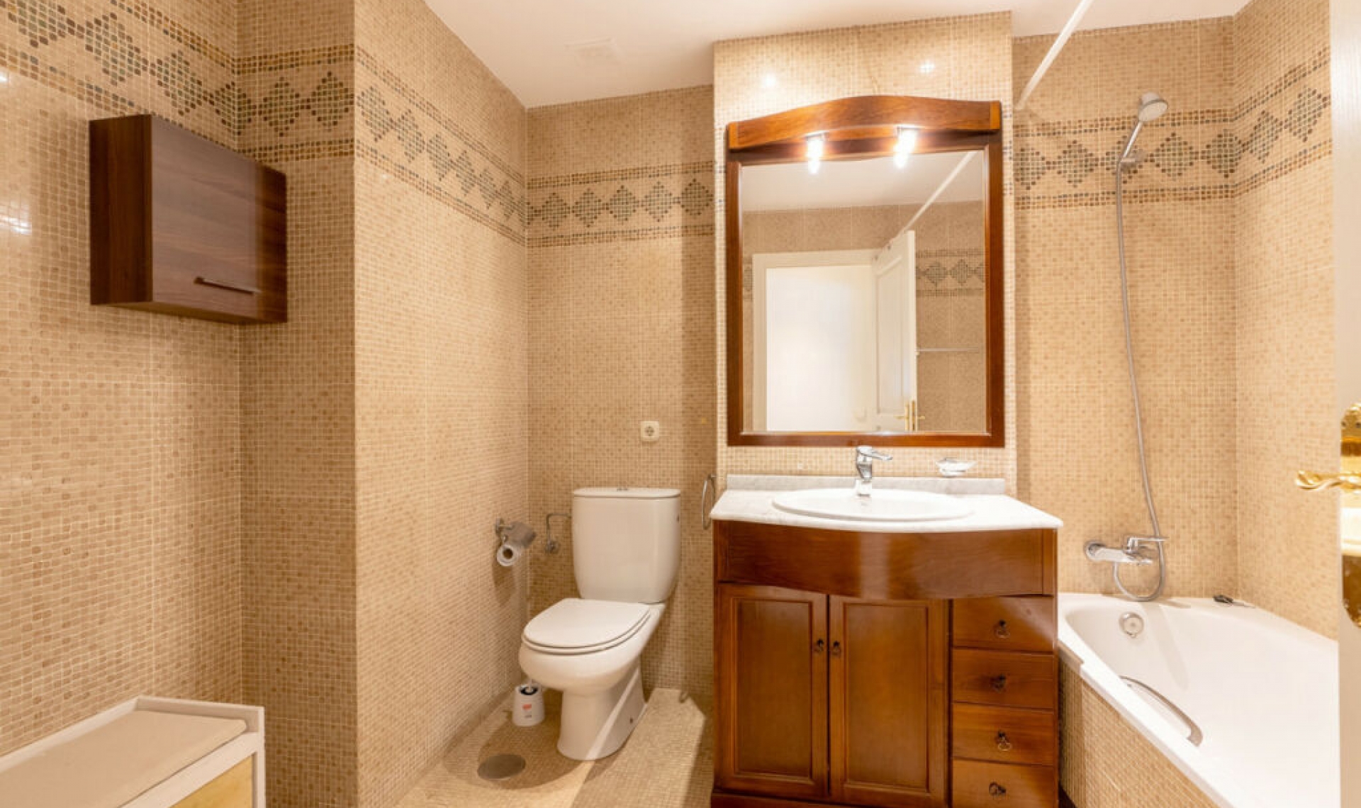 Resale - Apartment -
Estepona