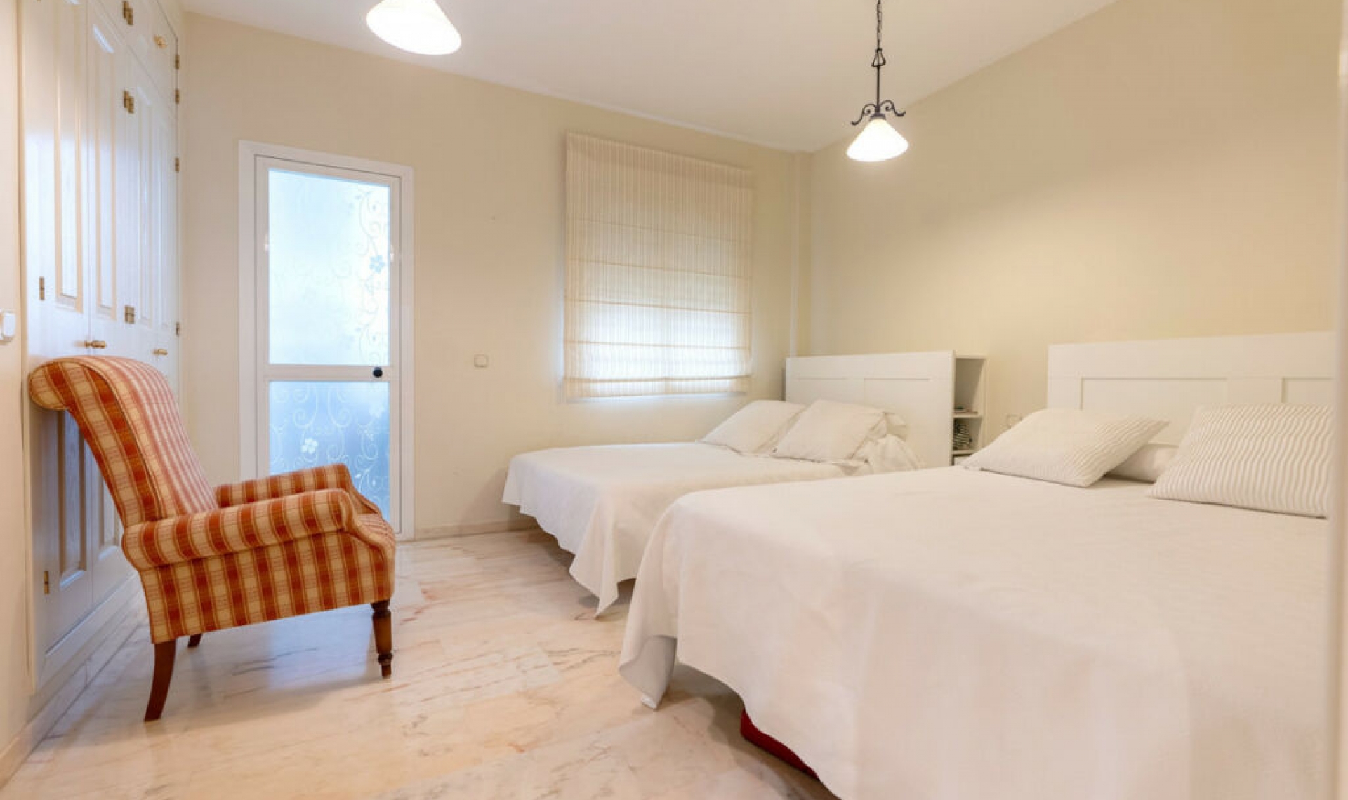 Resale - Apartment -
Estepona