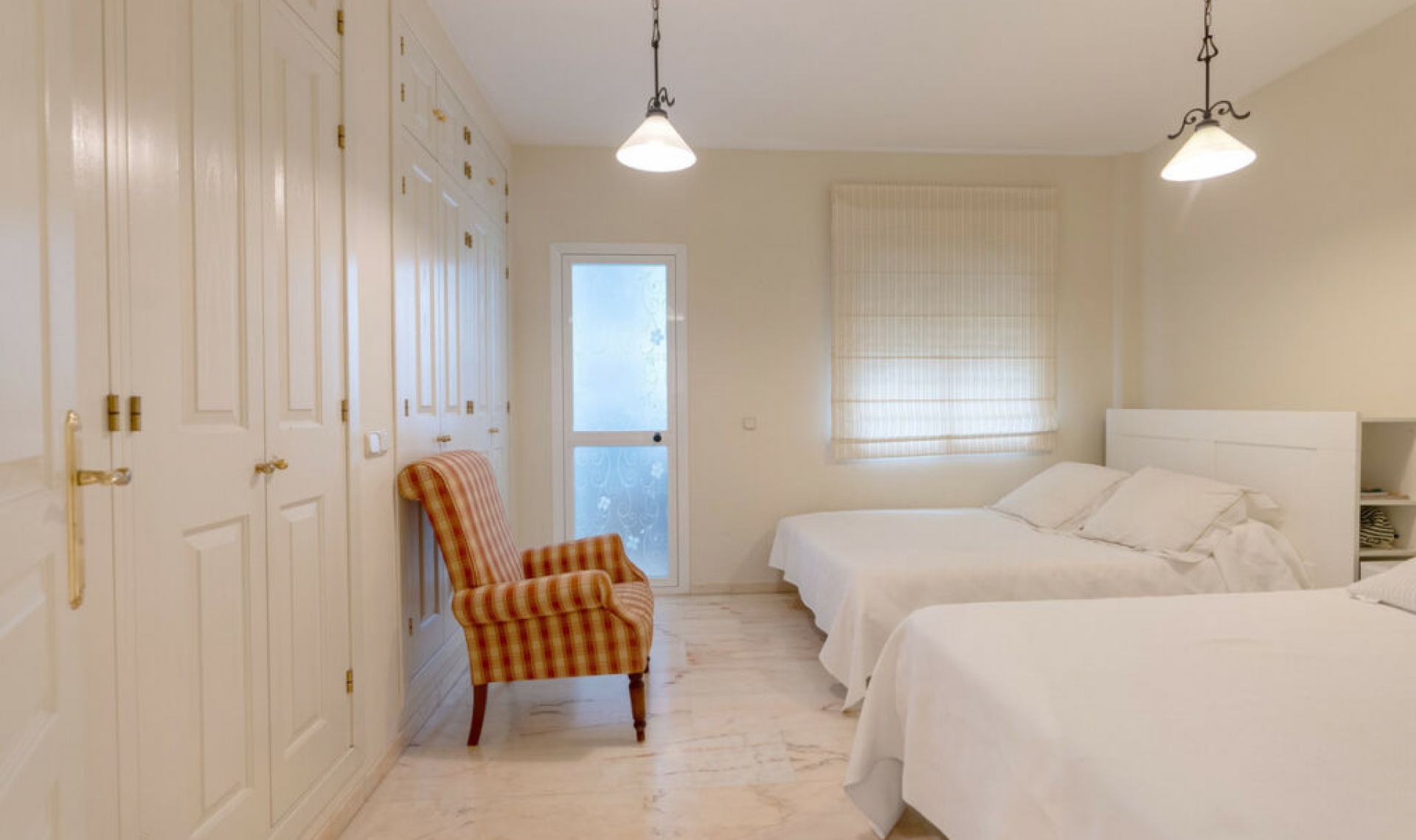 Resale - Apartment -
Estepona