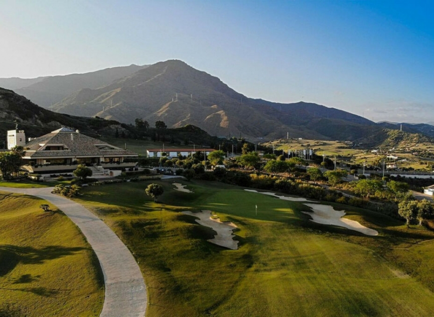 Resale - Apartment -
Estepona